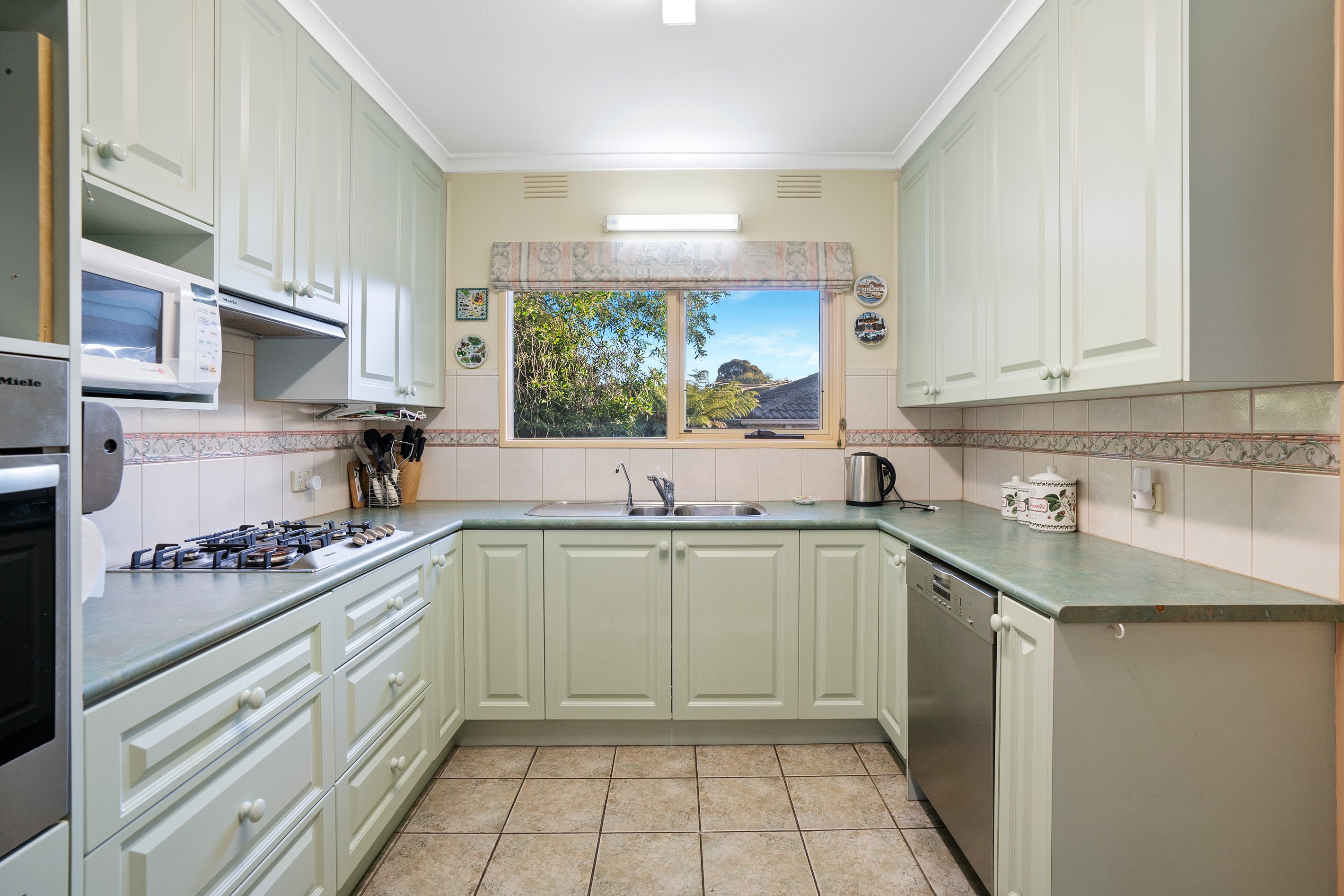 24 Currawa Drive, Boronia, VIC 3155