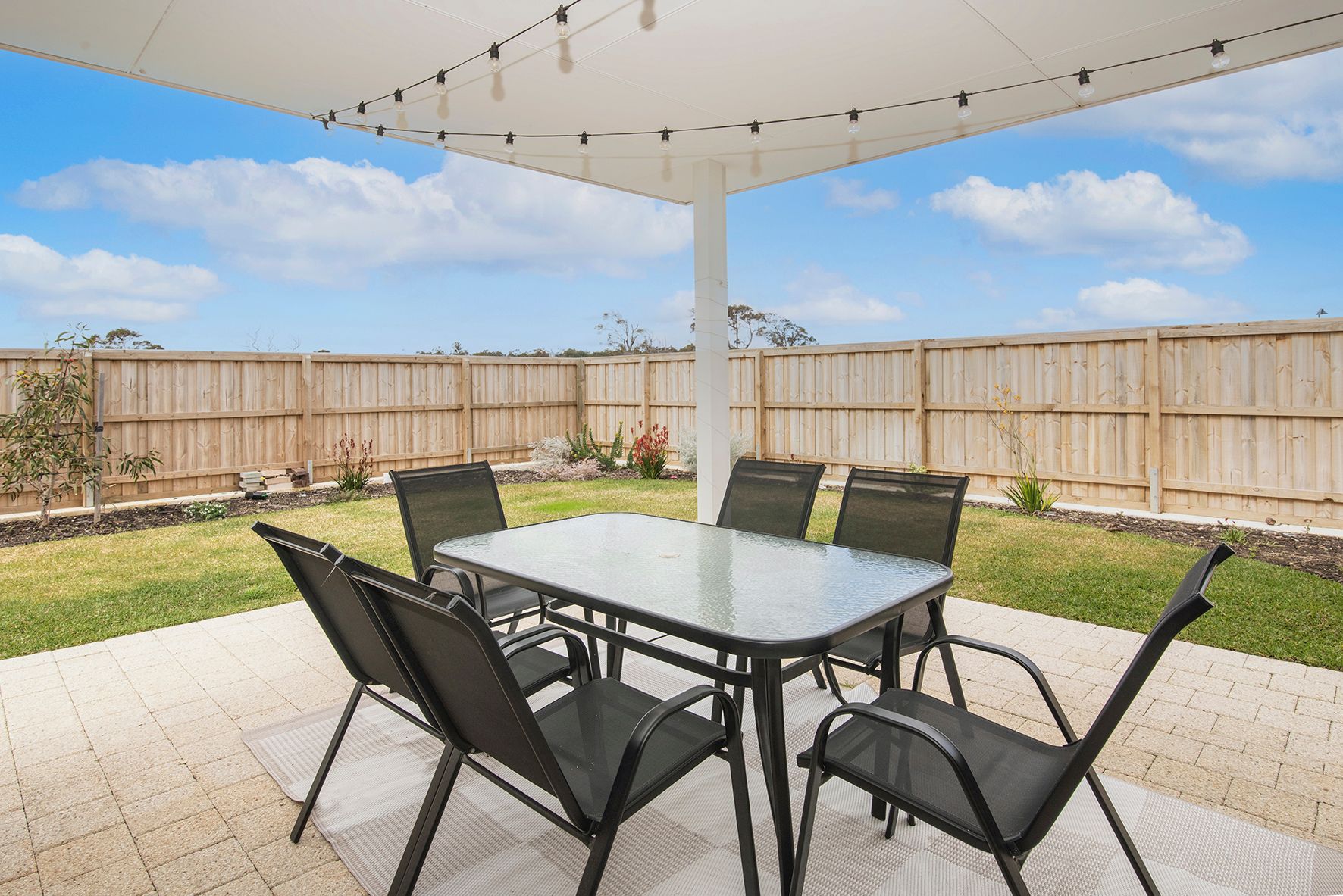 6 MacLaren Crescent — photo 12 of 14