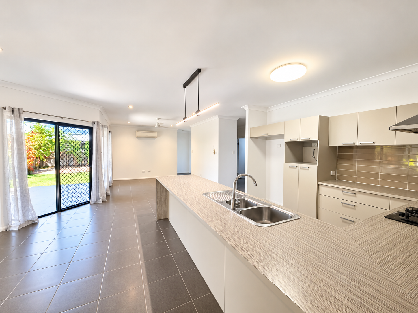 82 Mannikin Way — photo 3 of 17