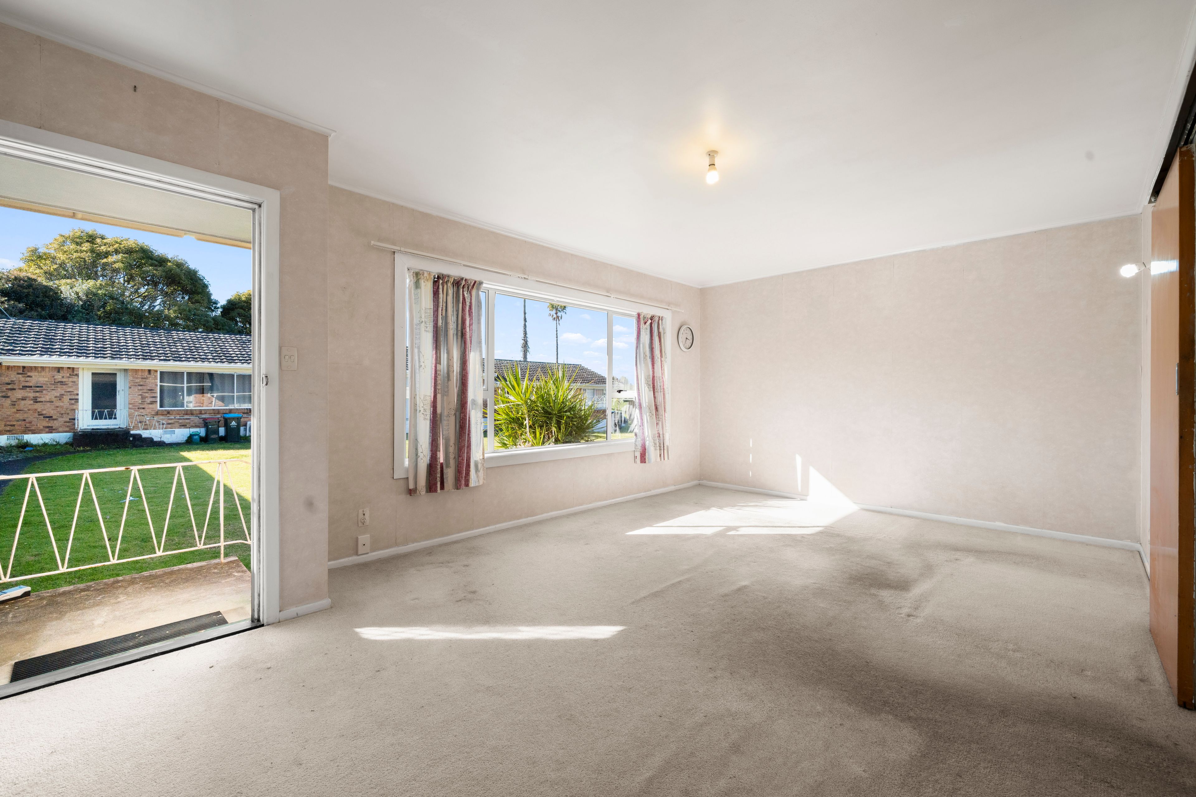 2/12 Dinglebank Road, Mount Wellington, Auckland City