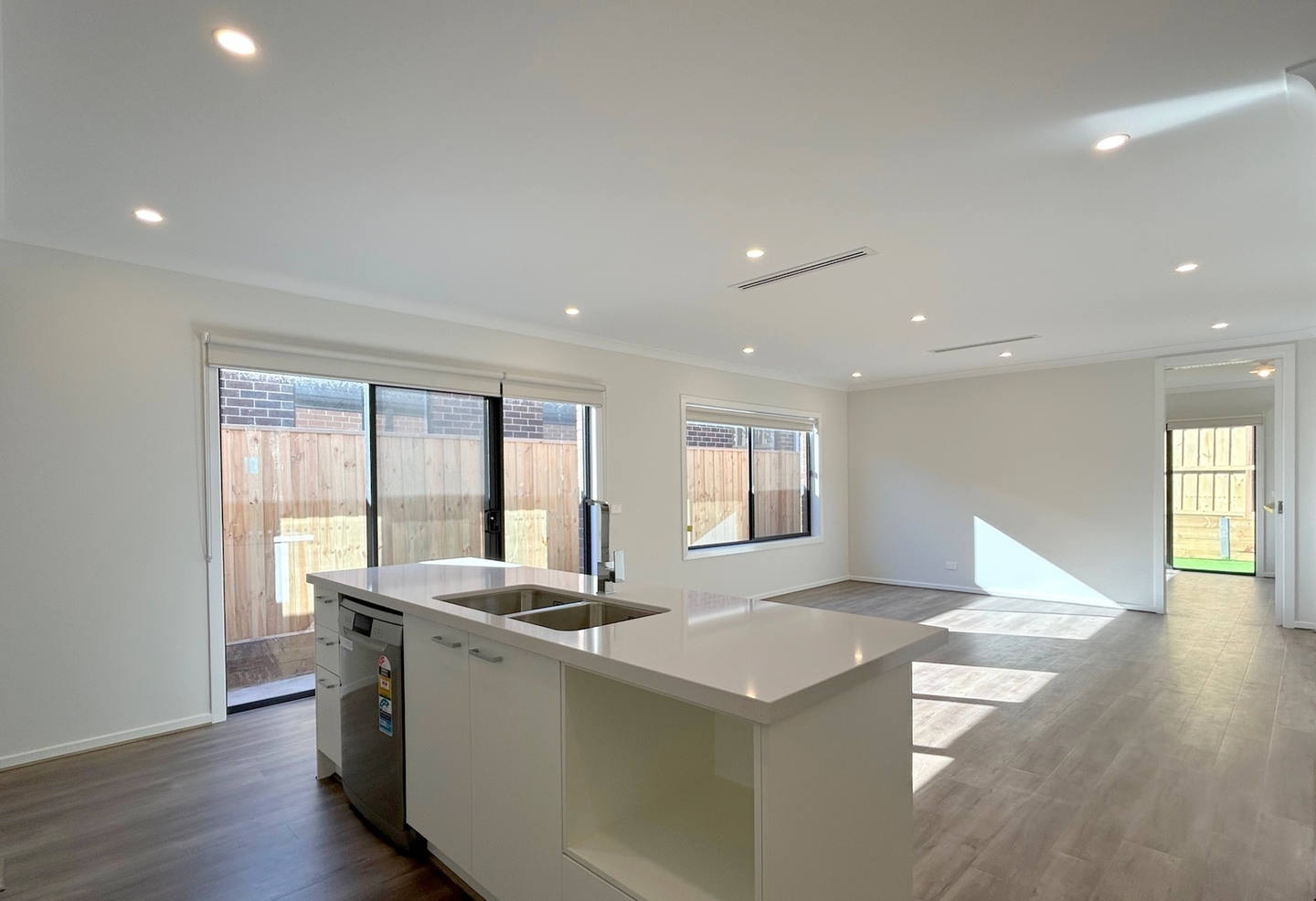 10 Commonwealth Circuit, Donnybrook, VIC 3064