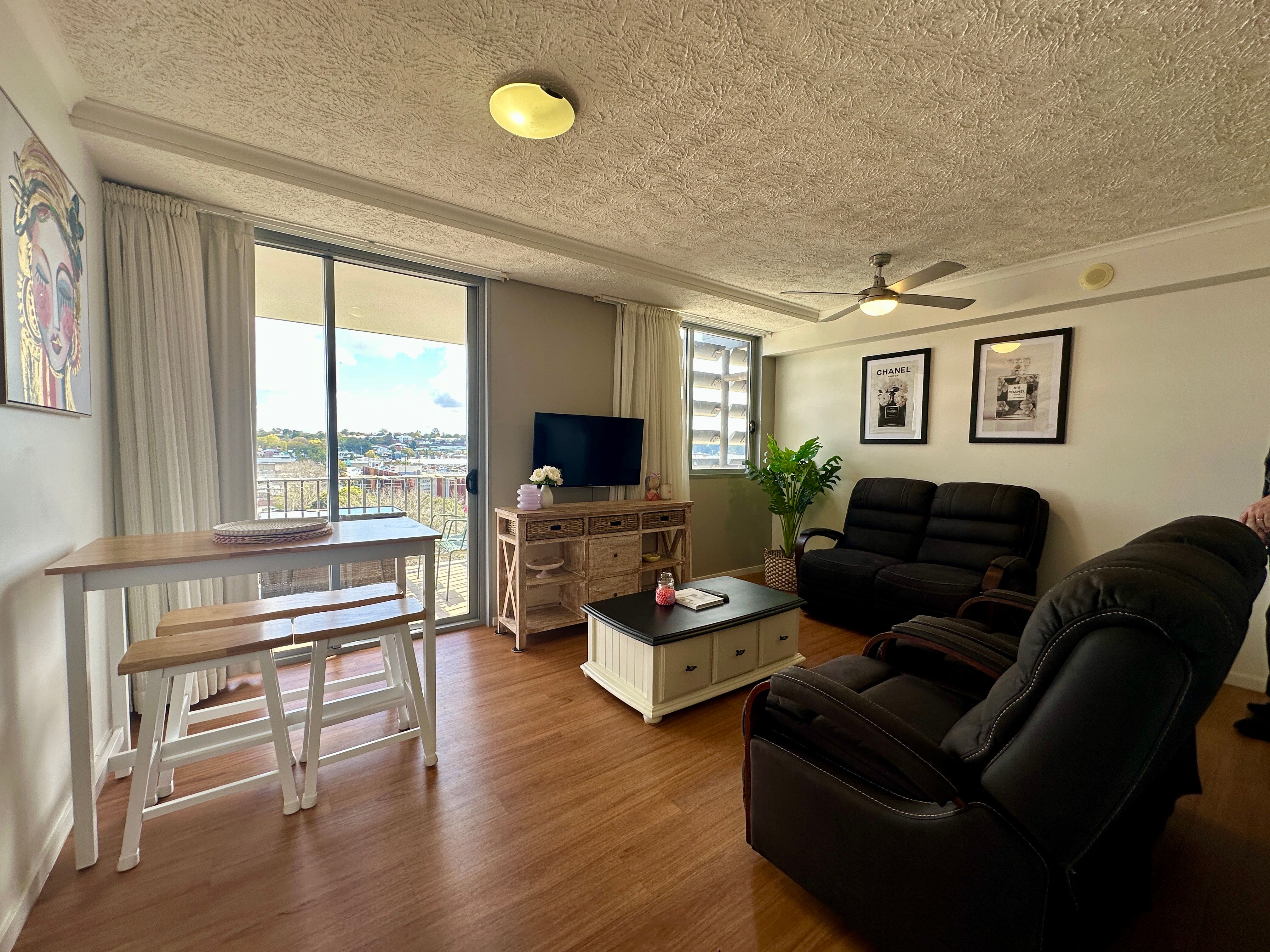 611/532-544 Ruthven Street — photo 6 of 17