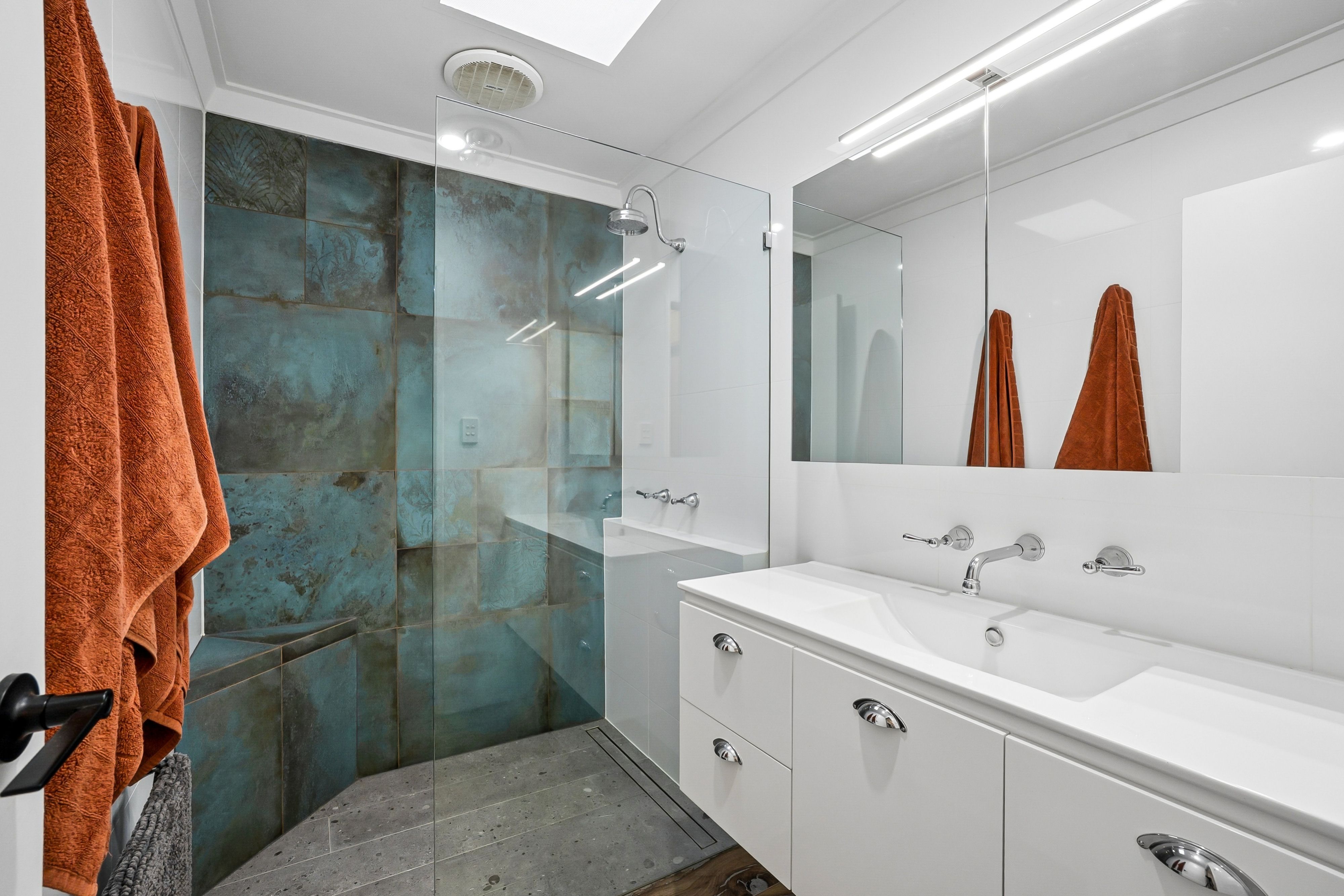 8/11 Kinsella Street — photo 7 of 17