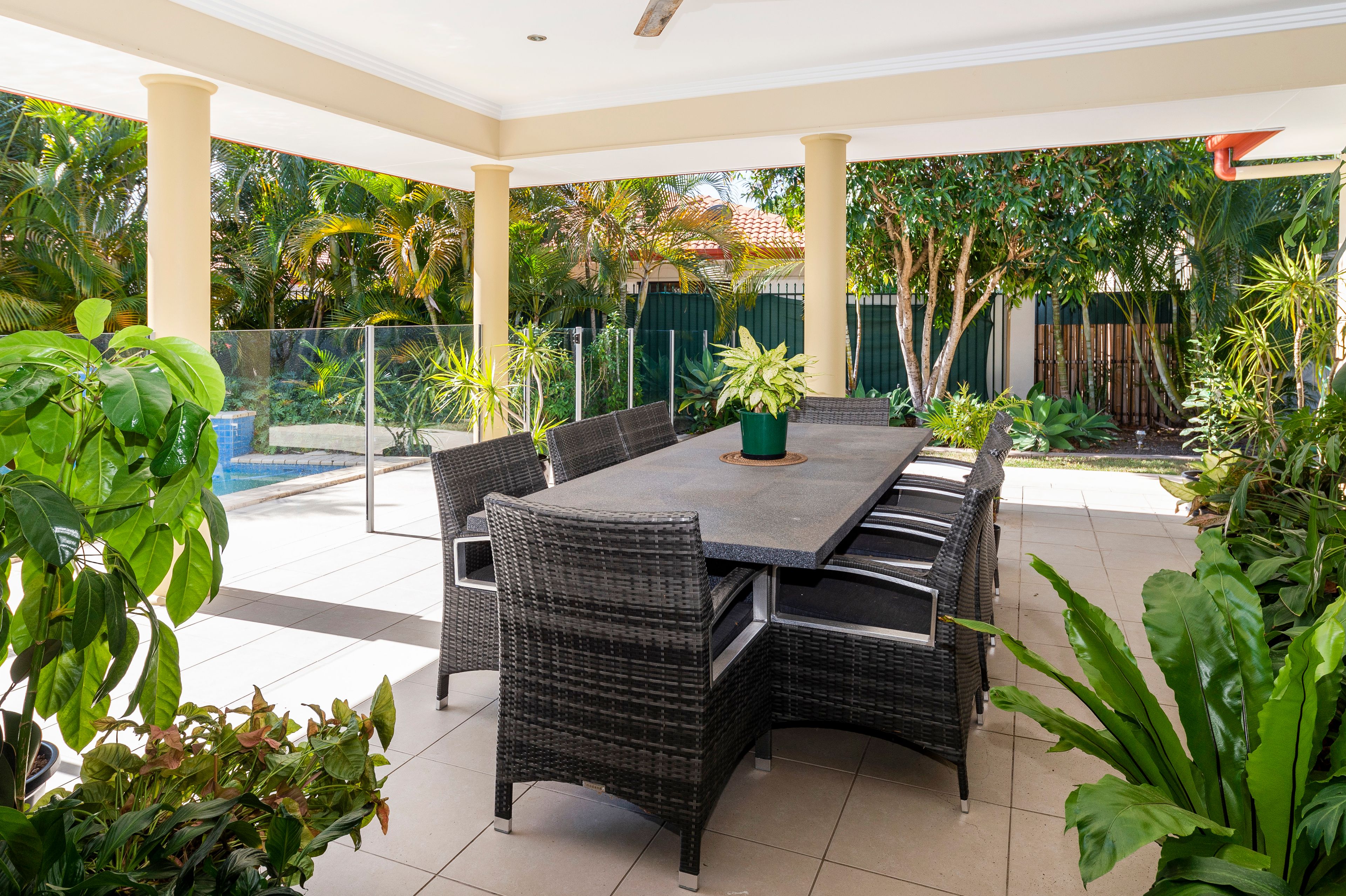 2043 Carlton Drive, Hope Island, QLD 4212