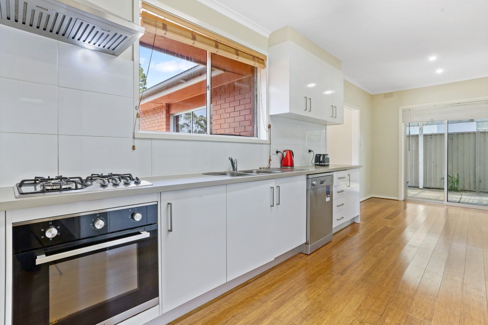 2/92 Ella Grove, Chelsea, VIC 3196