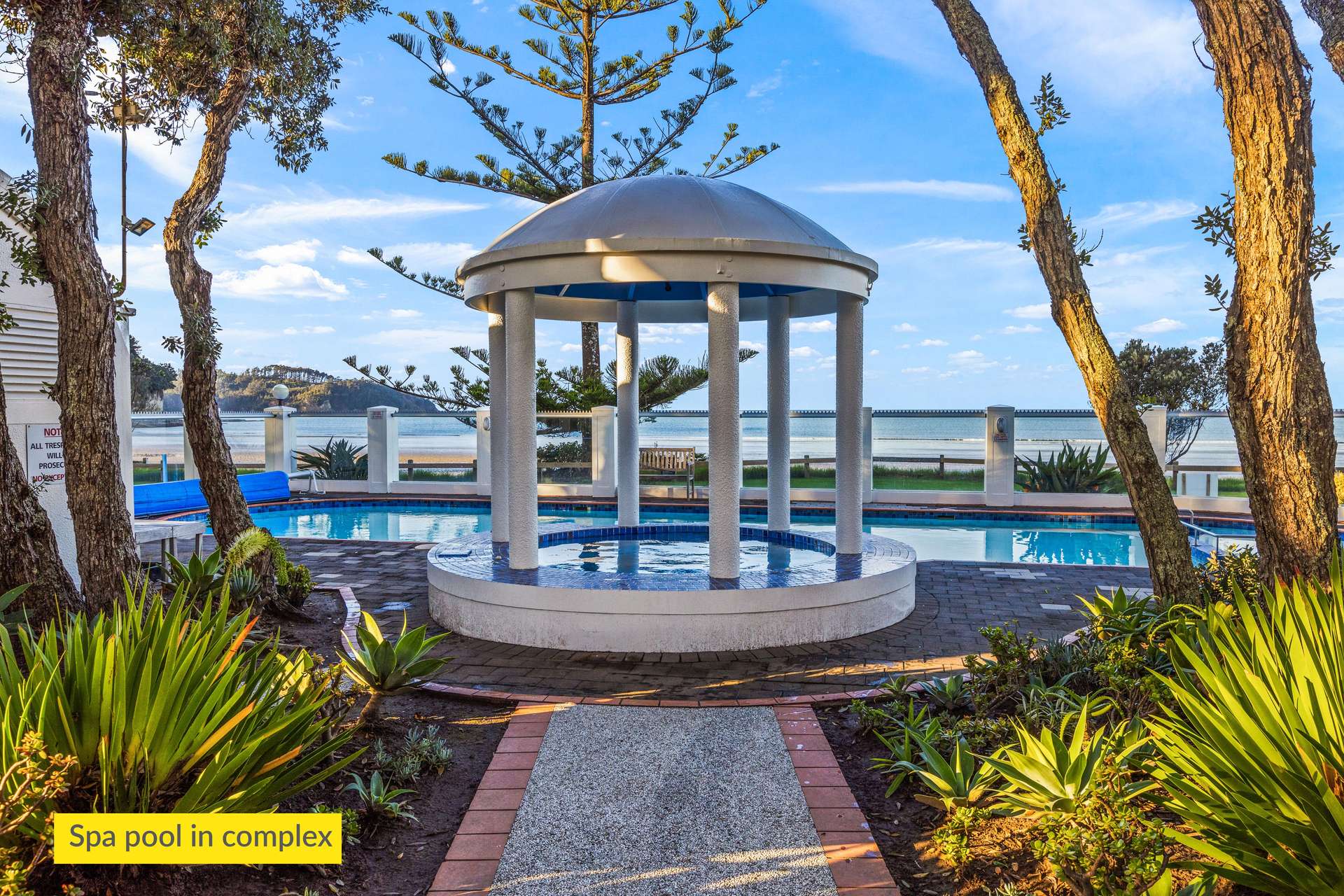 21/453 Hibiscus Coast Highway photo 9