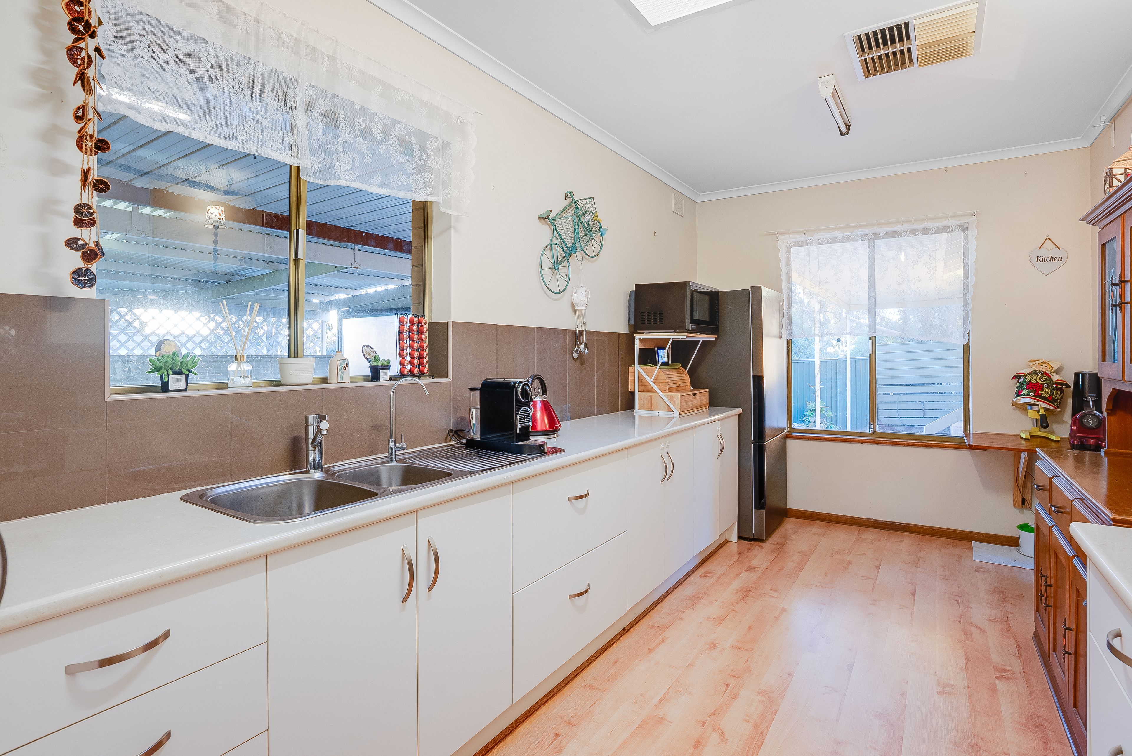 8 Pangari Drive, Fairview Park, SA 5126