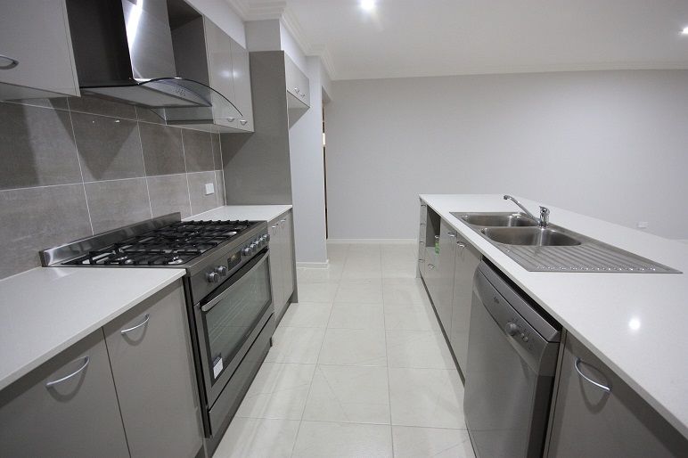 9 Kinghorne Street, GLEDSWOOD HILLS, NSW 2557