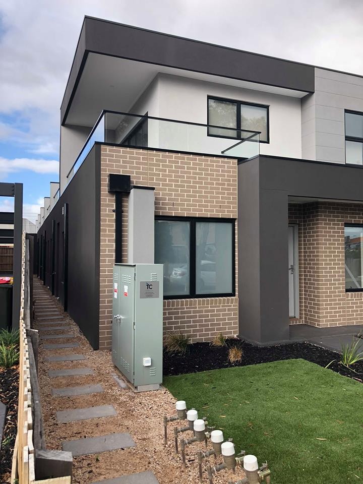 2/8 Lorensen Avenue, Coburg North, VIC 3058