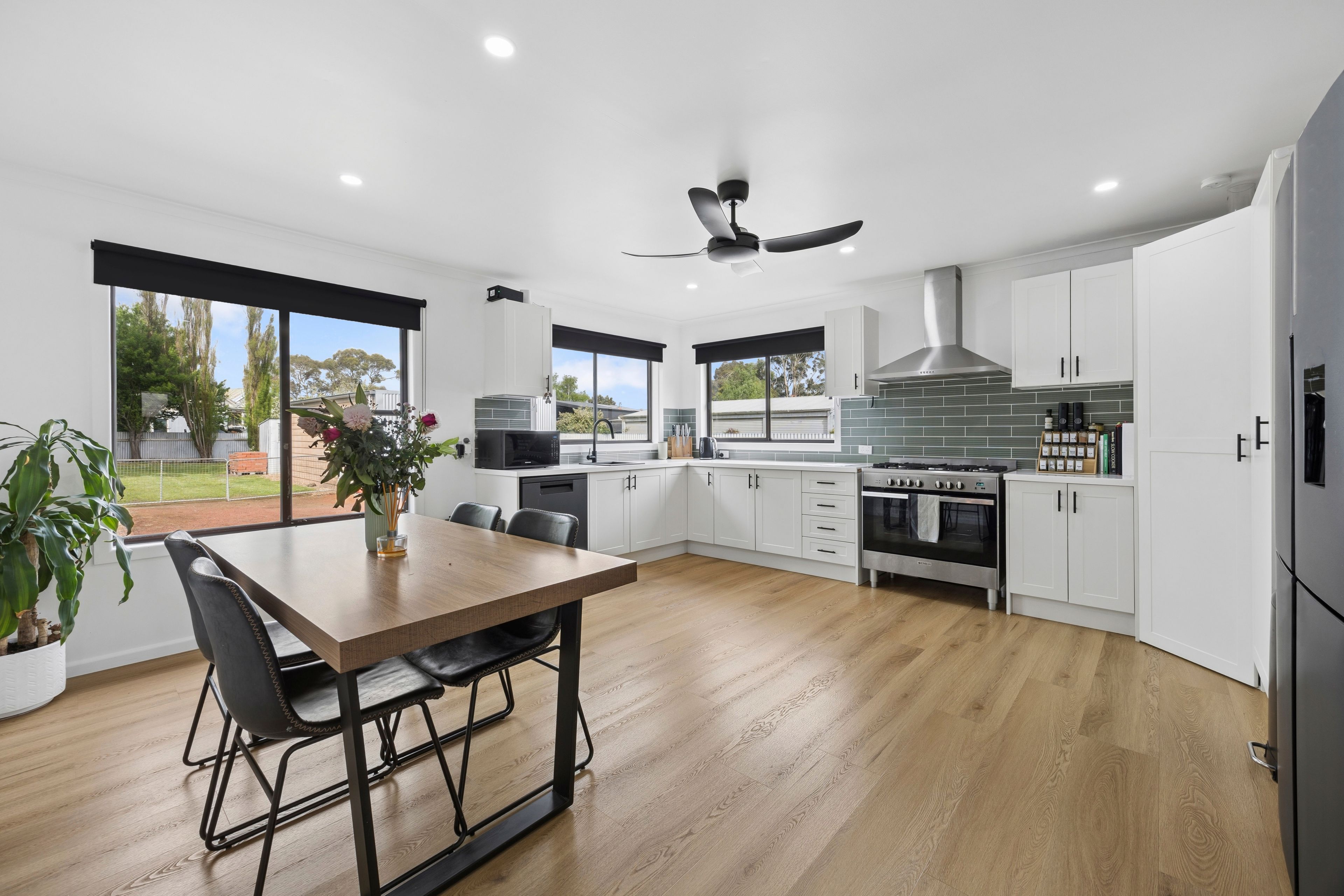 21 Mitchell Street, Cobden, VIC 3266