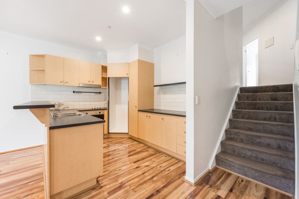 18/13-15 Hewish Road, Croydon, VIC 3136