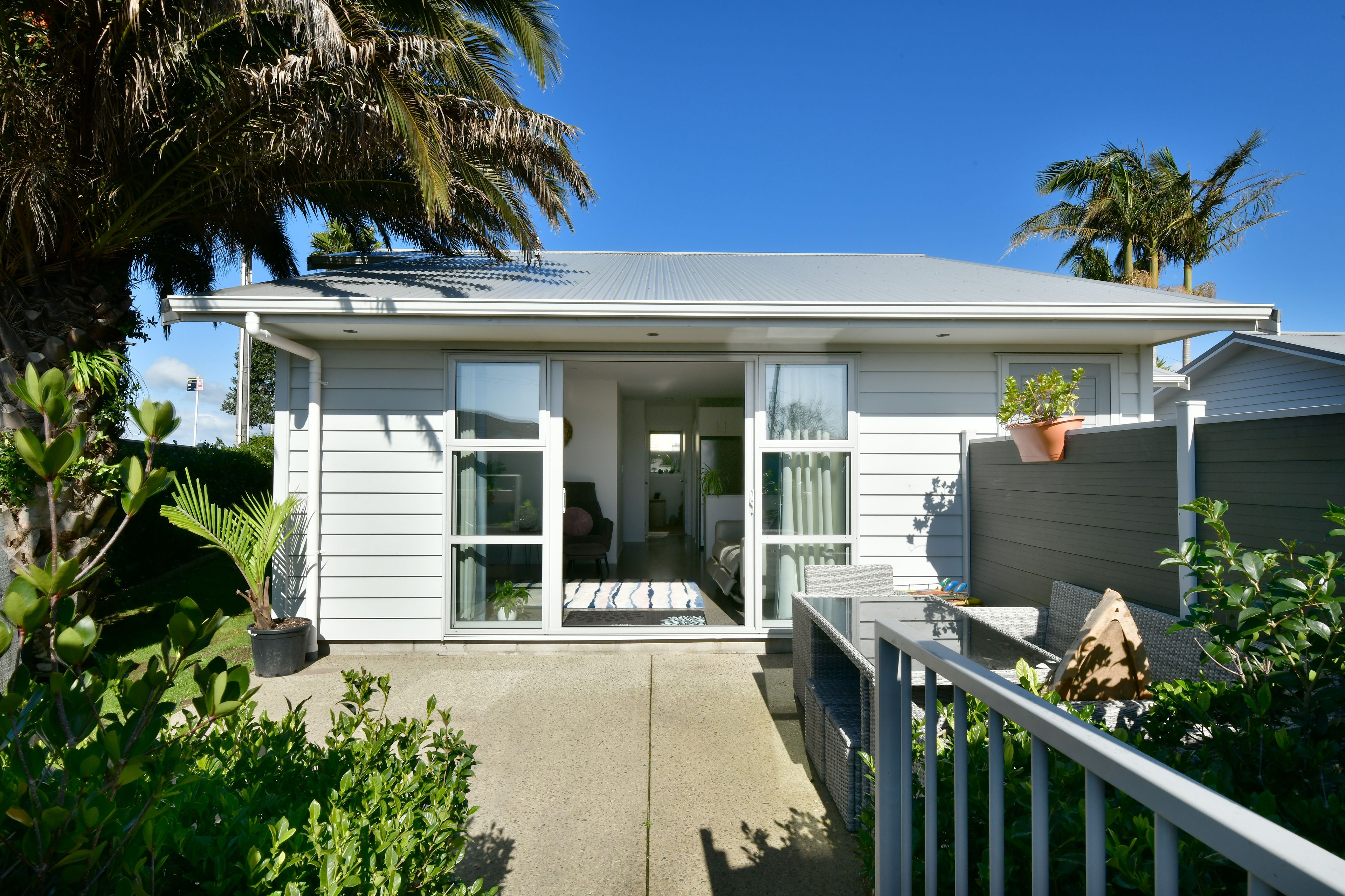 8A Beach Road, Manly, Rodney