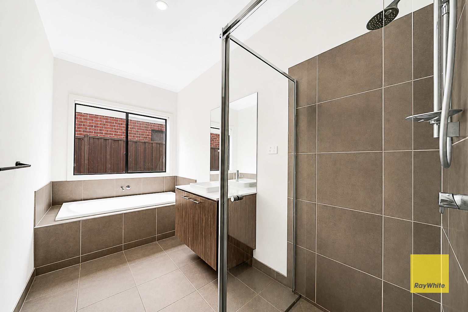 24 Saltaire Drive — photo 9 of 29