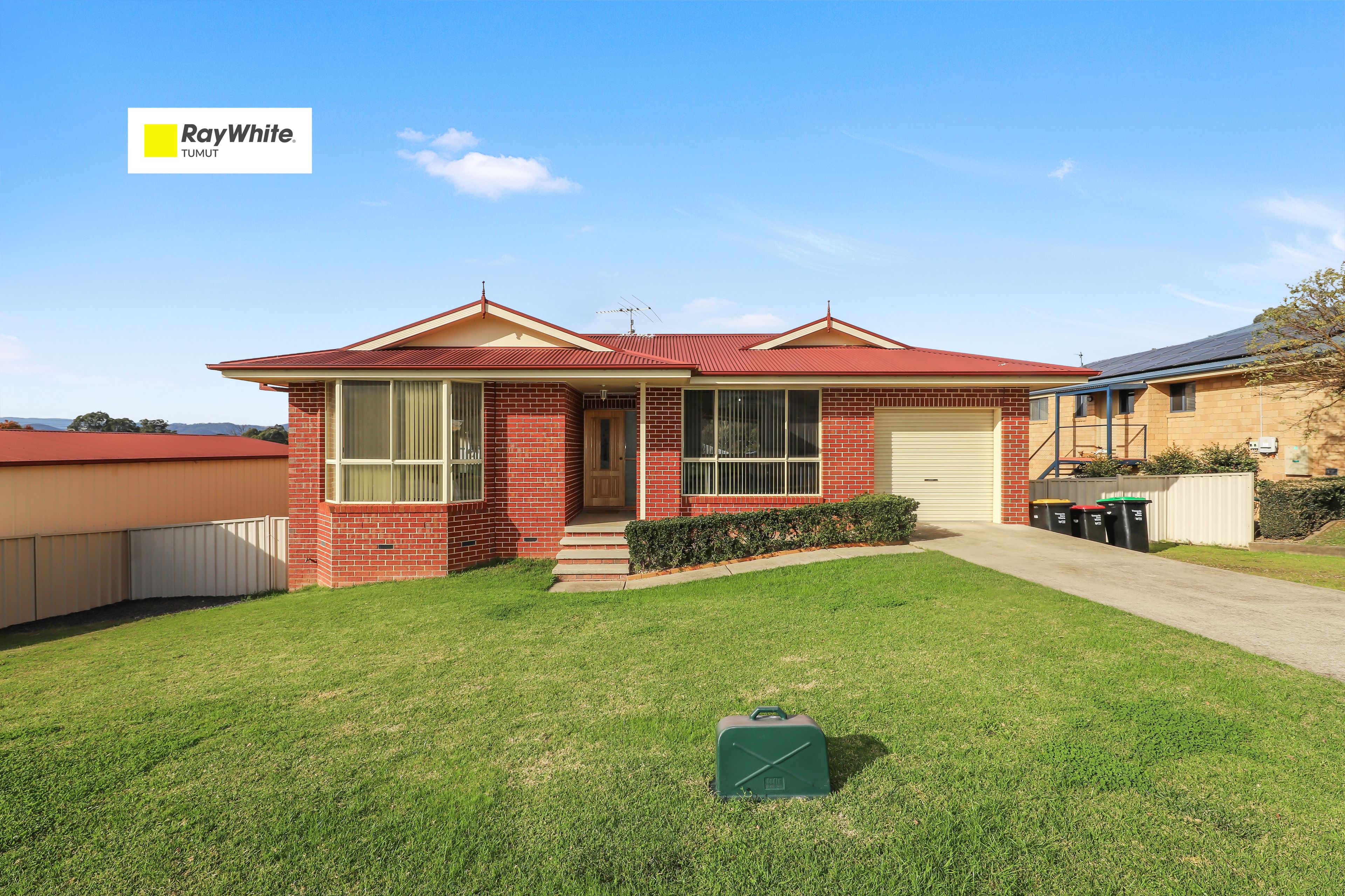 4 Harris Street, Tumut NSW 2720