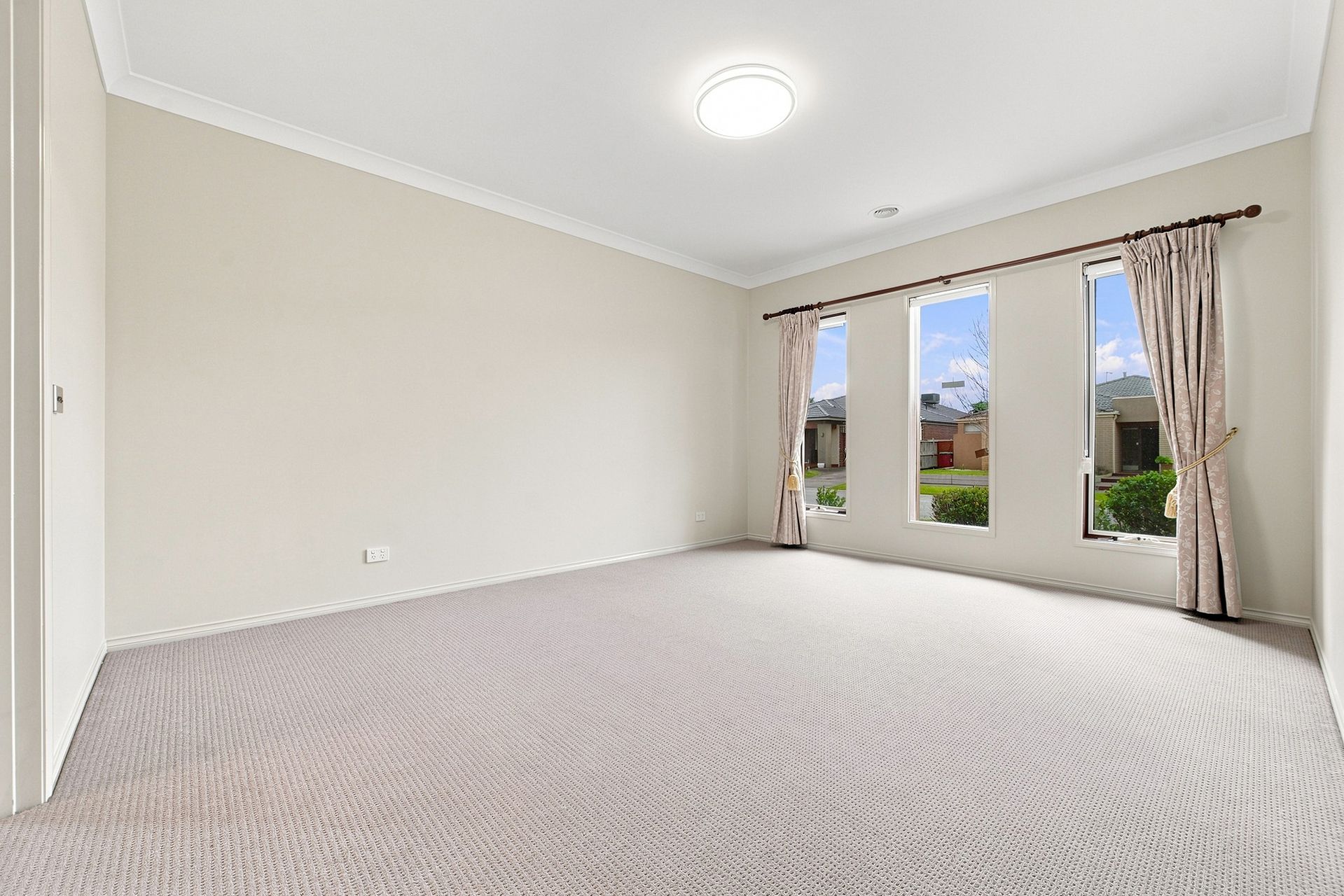 48 Balladonia Gum Circuit, Lyndhurst, VIC 3975