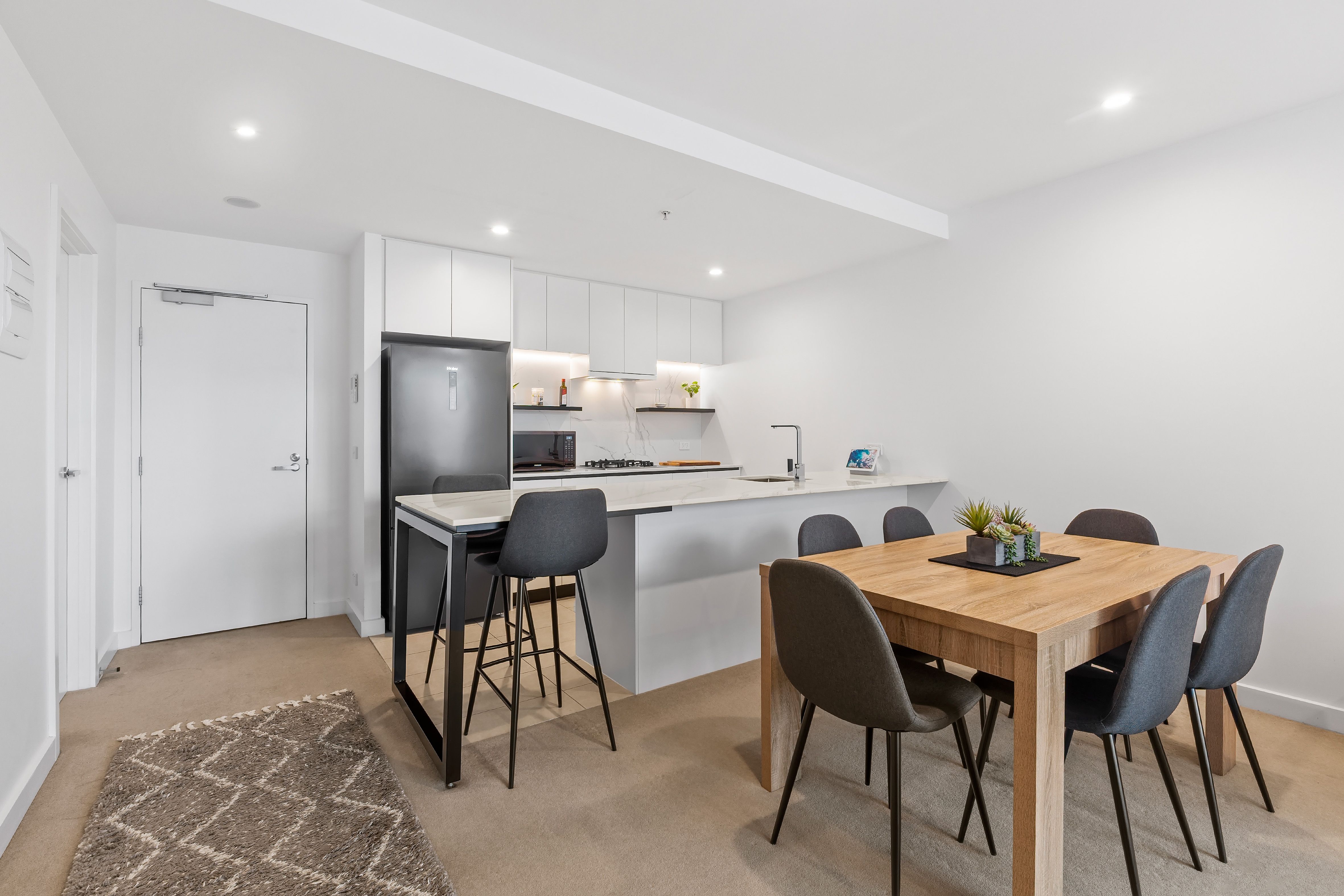 216/9 Renver Road — photo 3 of 6