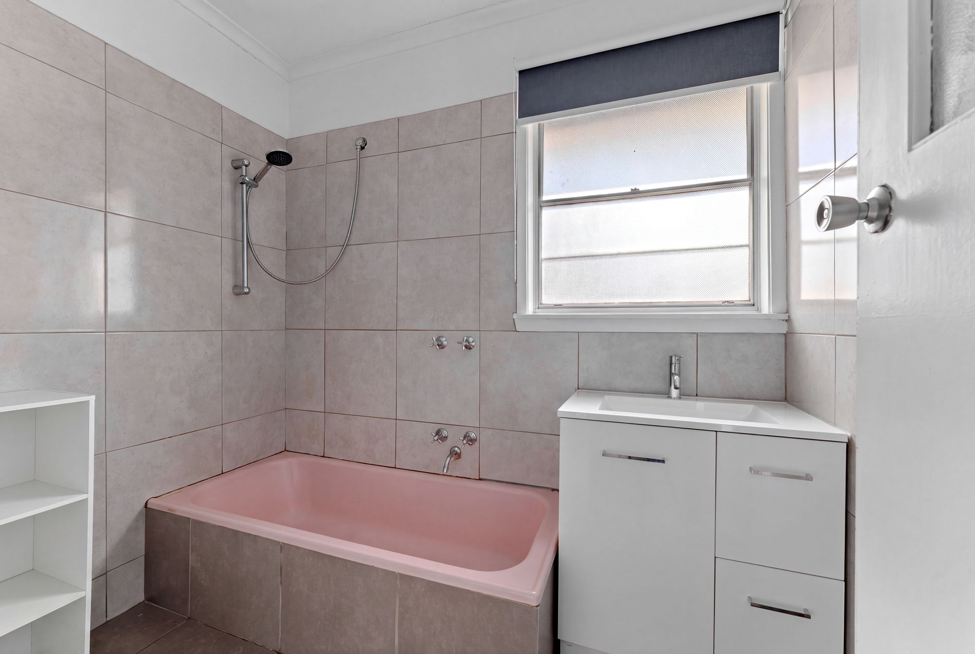 4 Kaye Crescent — photo 10 of 12