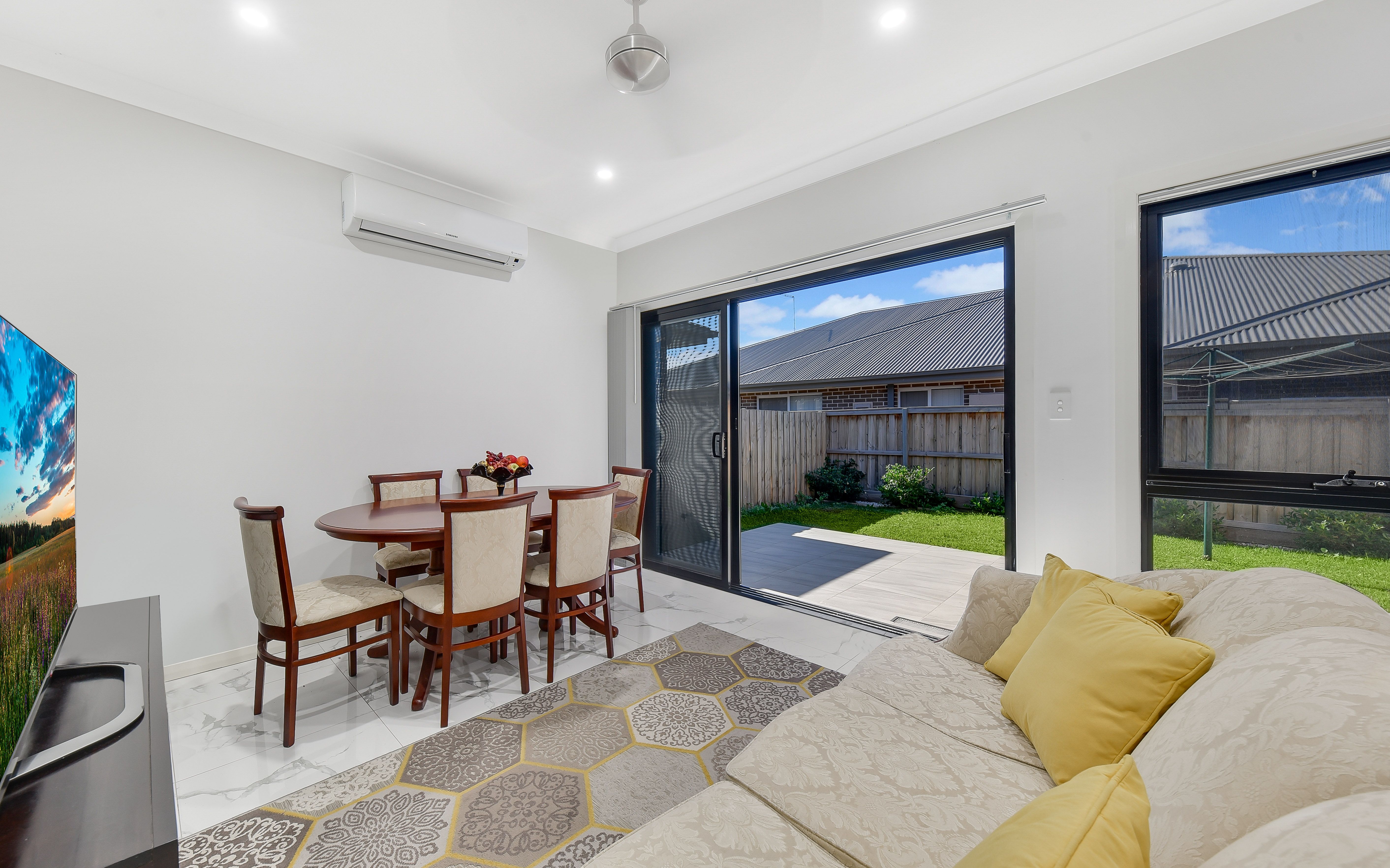 20 & 20A Dowie Drive, Claymore, NSW 2559