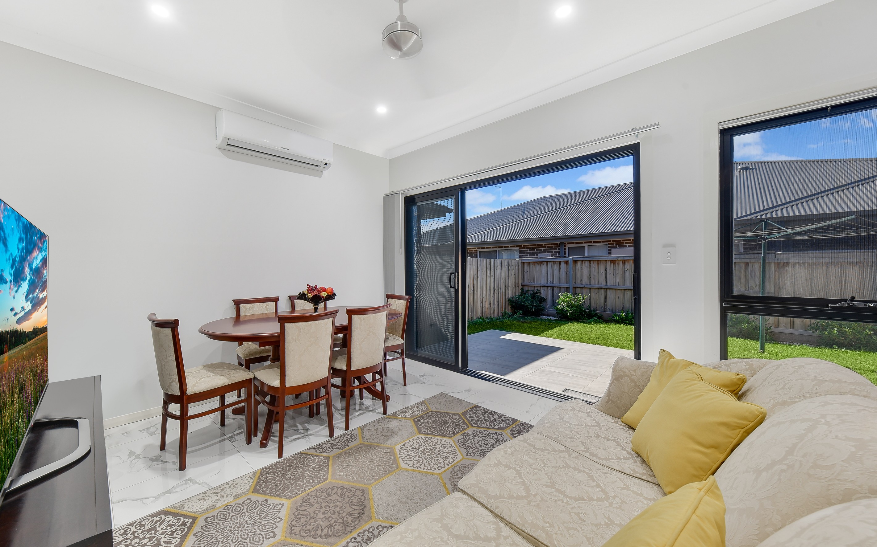 20 & 20A Dowie Drive, Claymore, NSW 2559