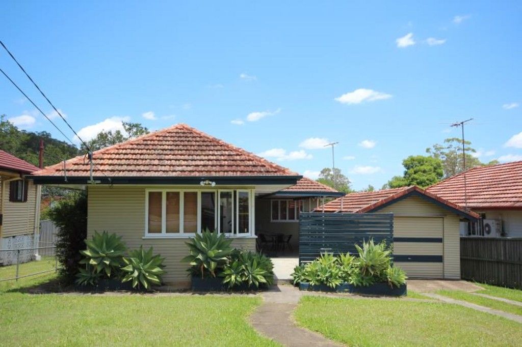 19 Arunta Street, Tarragindi, QLD 4121