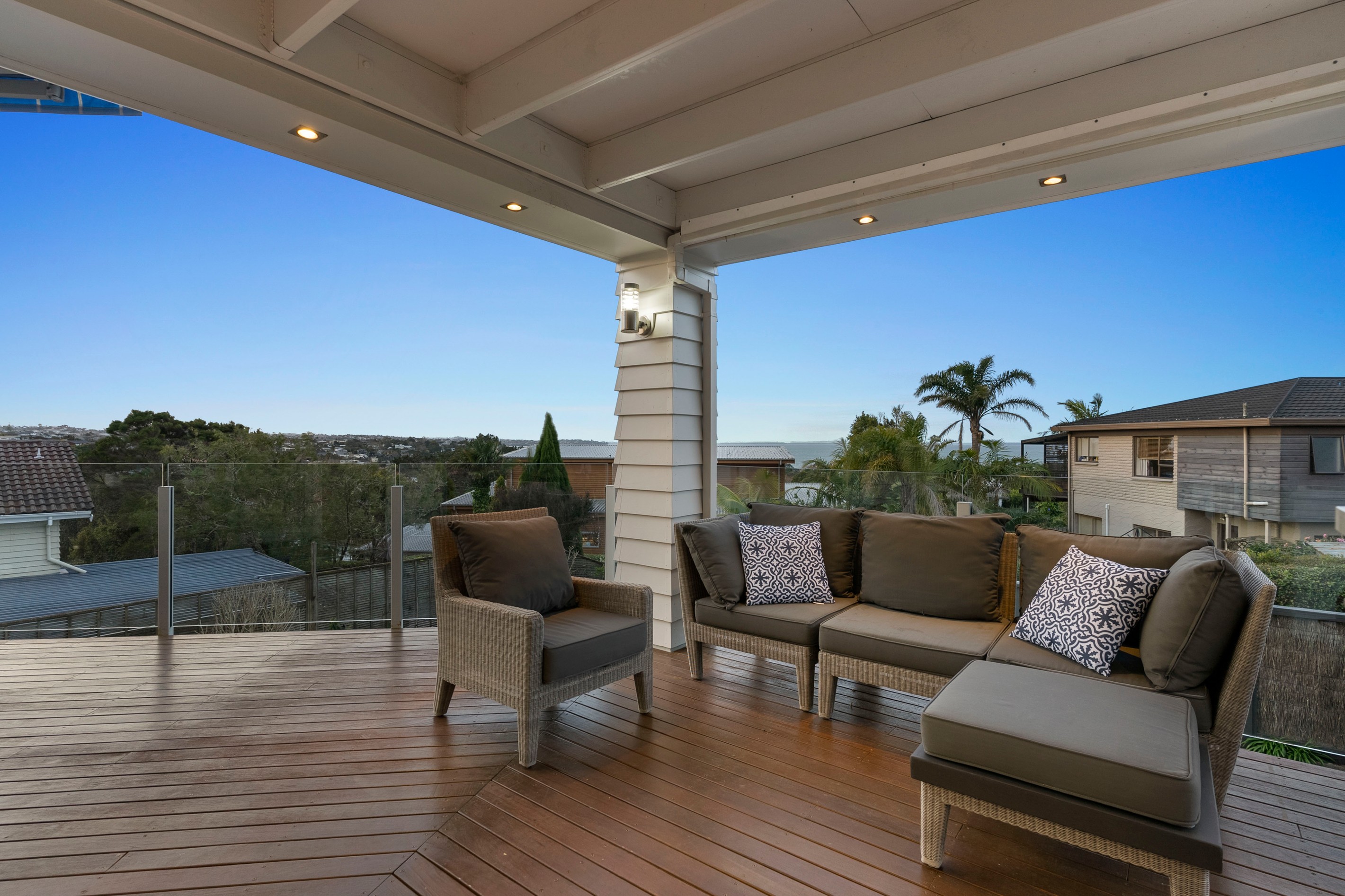 1/164 Aberdeen Road, Campbells Bay, North Shore City