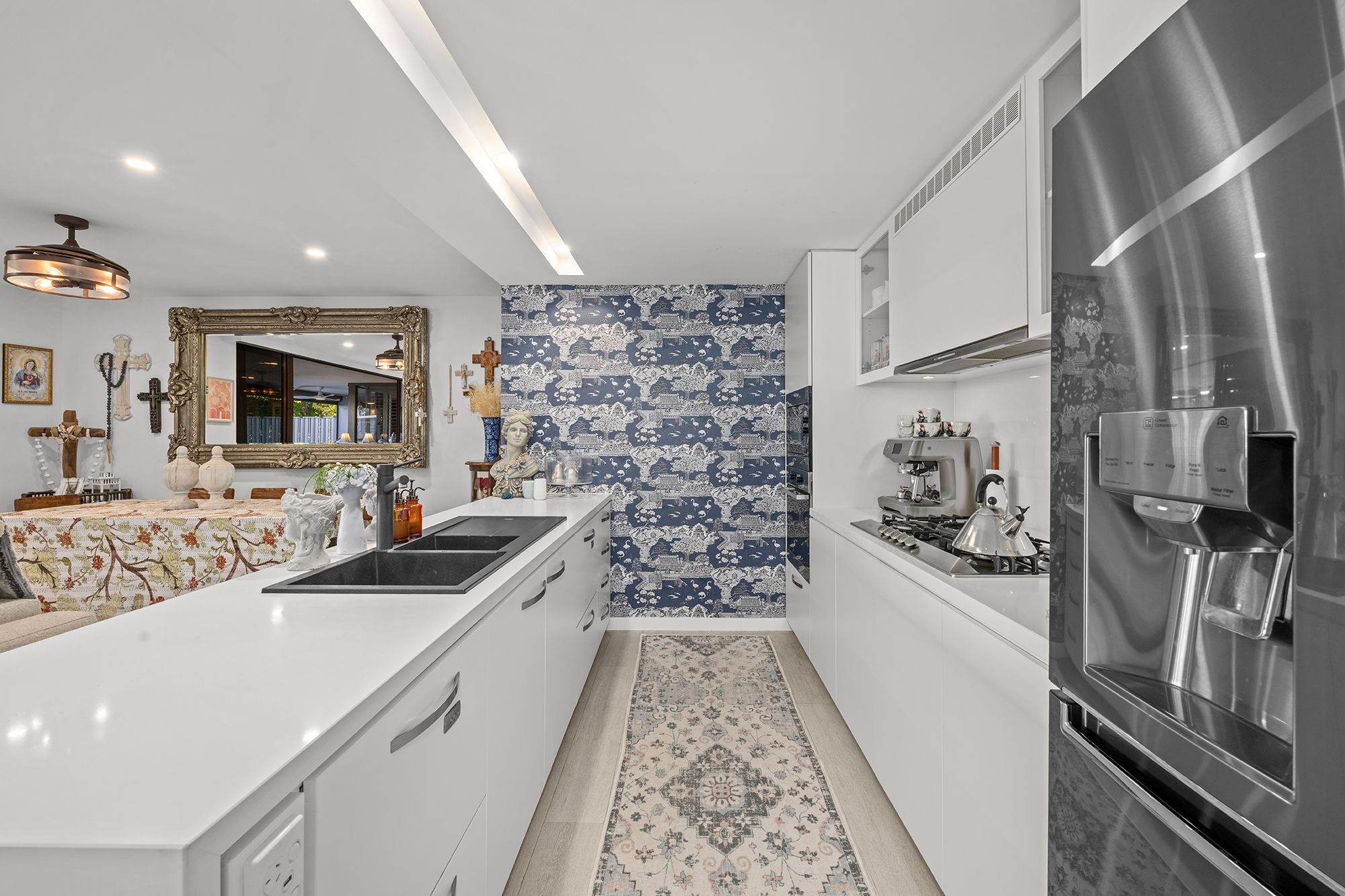 6103/323 Bayview Street — photo 5 of 27