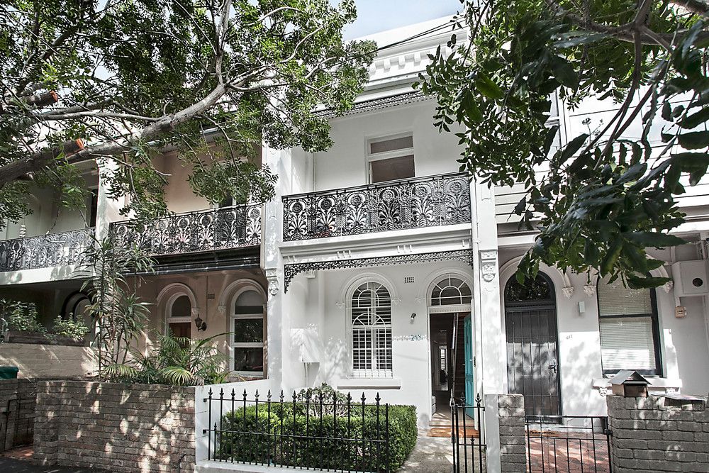 213 Sutherland Street