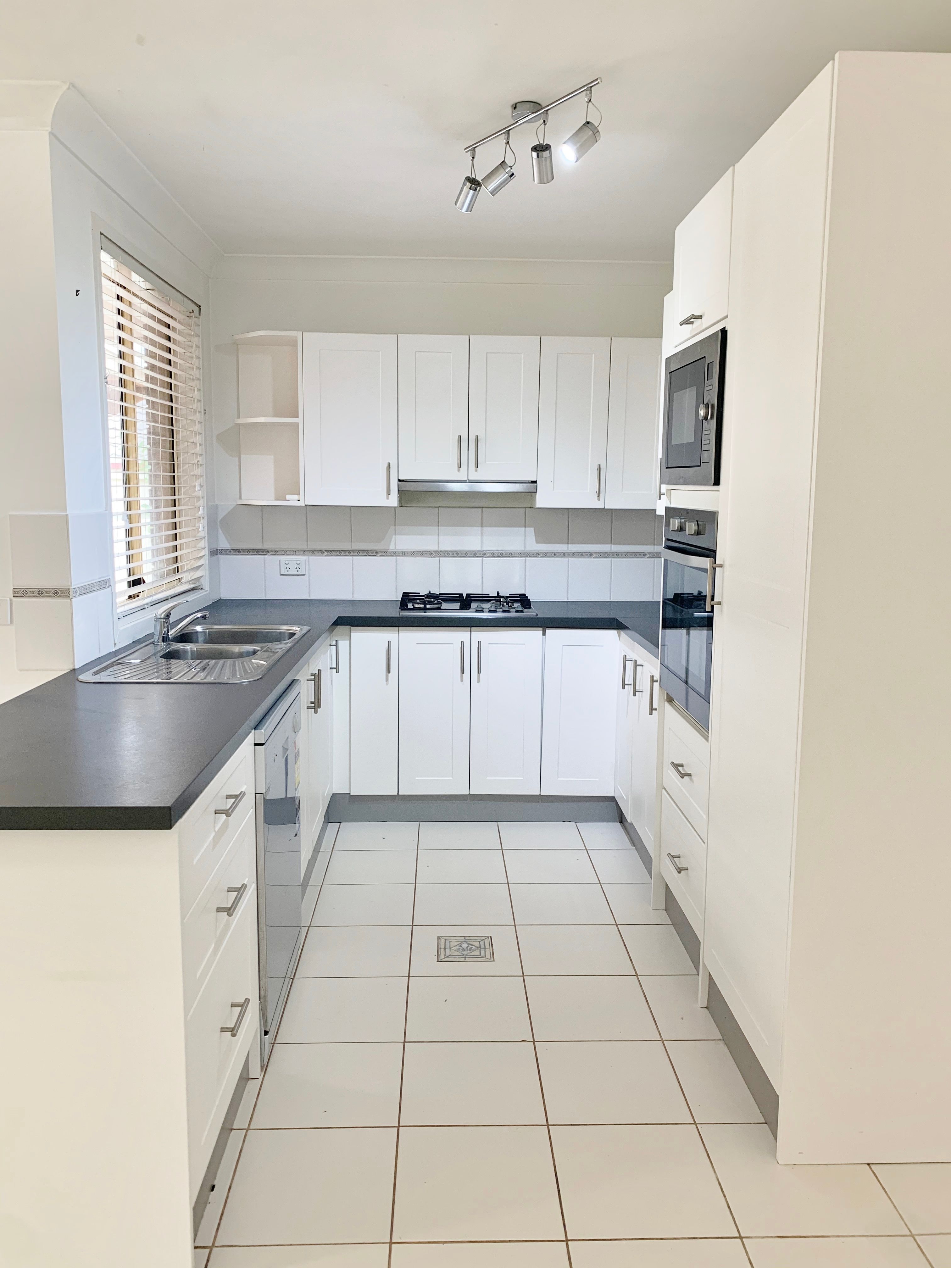 37 St Lawrence Avenue, Blue Haven, NSW 2262