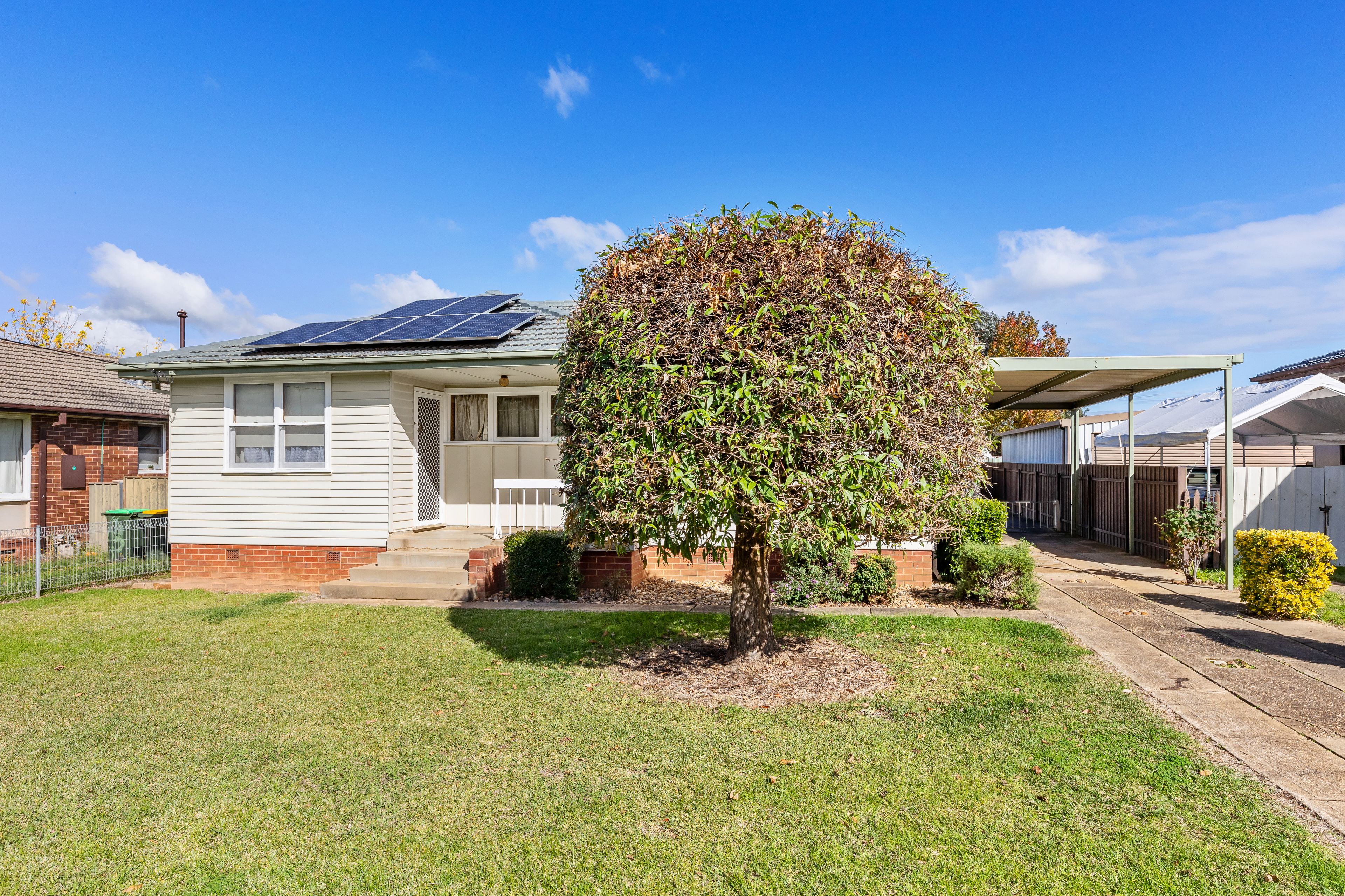 27 Chifley, Kooringal, NSW 2650