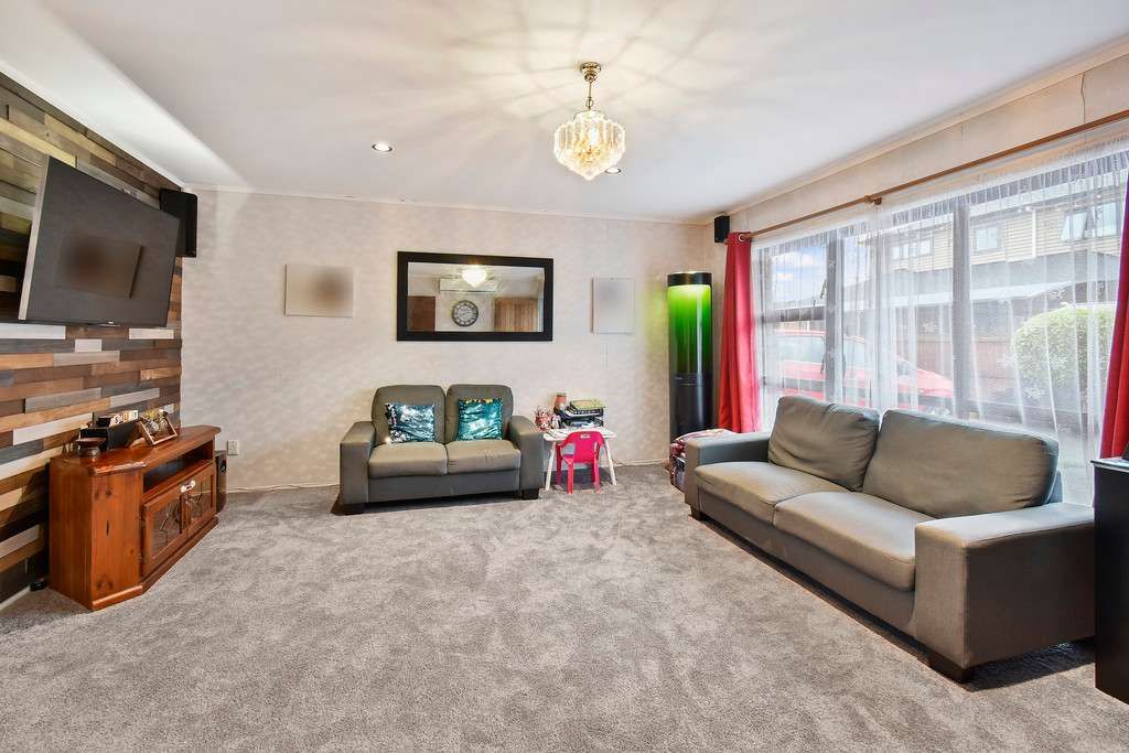 2/104 Carruth Road, Papatoetoe, Manukau City