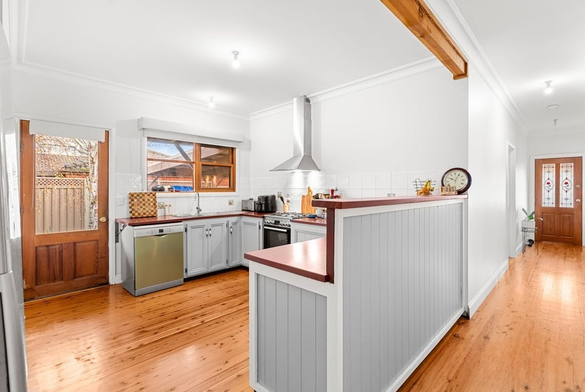 1 Robinia Grove — photo 6 of 23