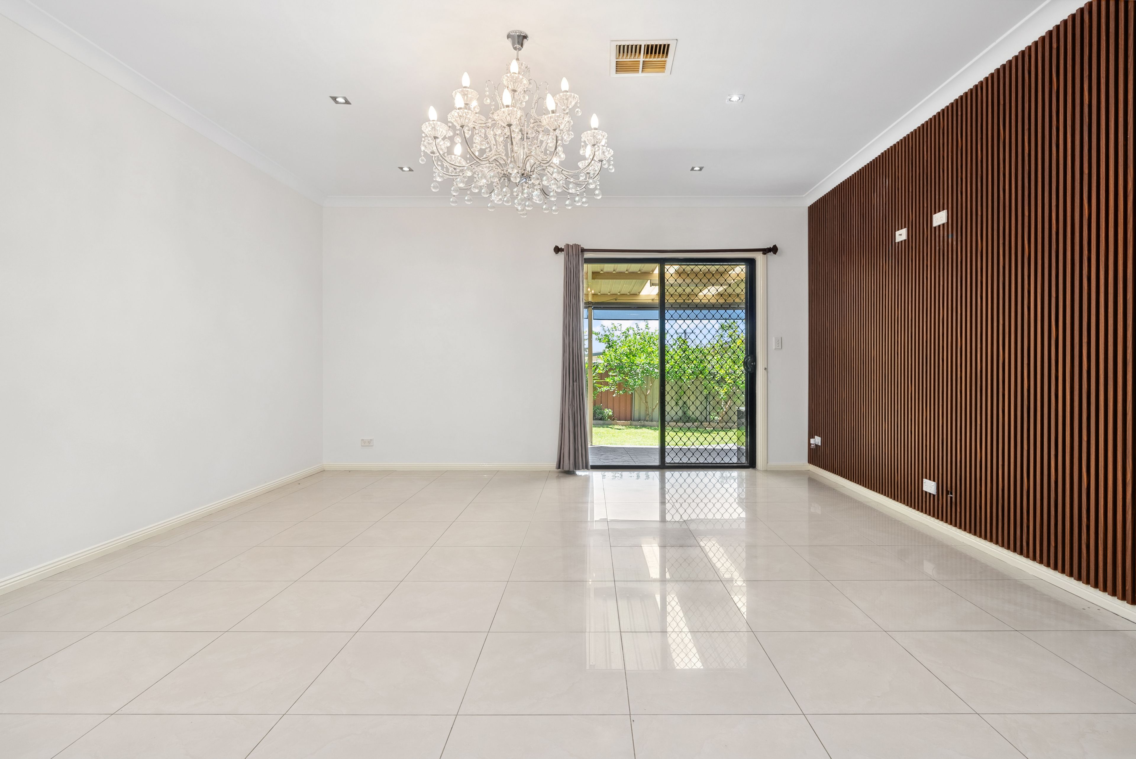 13 Leichhardt Avenue — photo 7 of 14