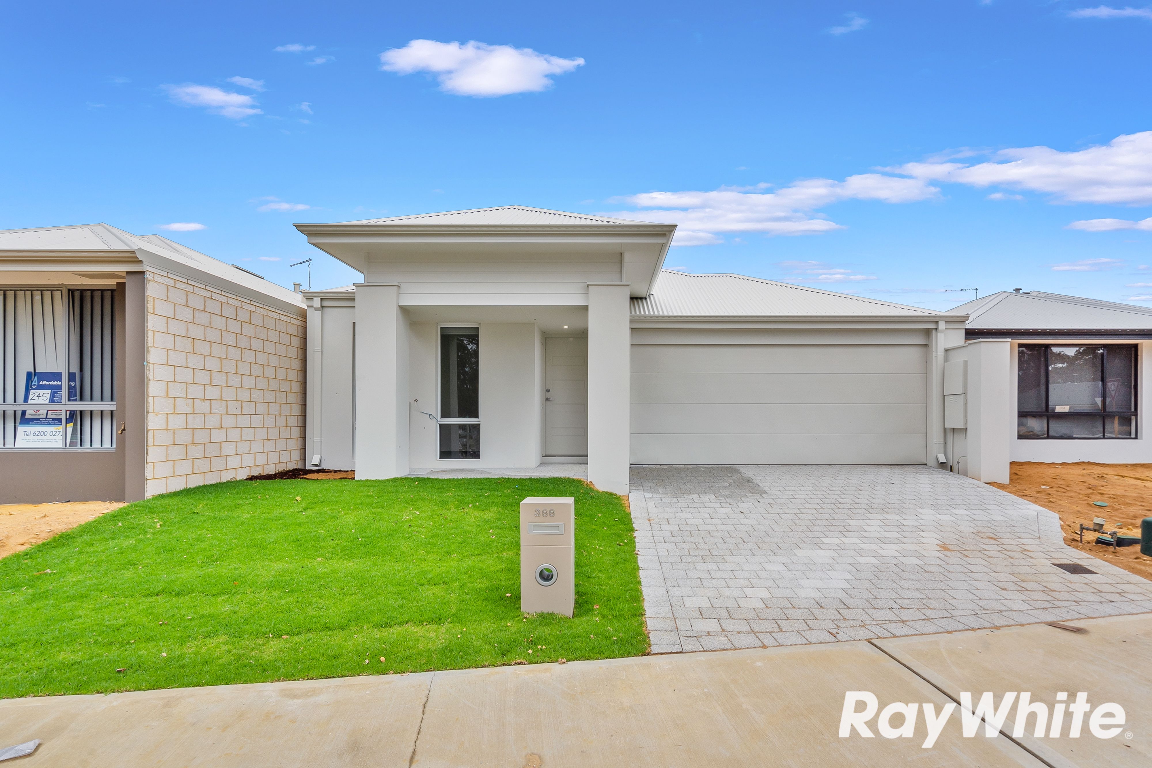 366 Lake Valley Drive, Lakelands, WA 6180