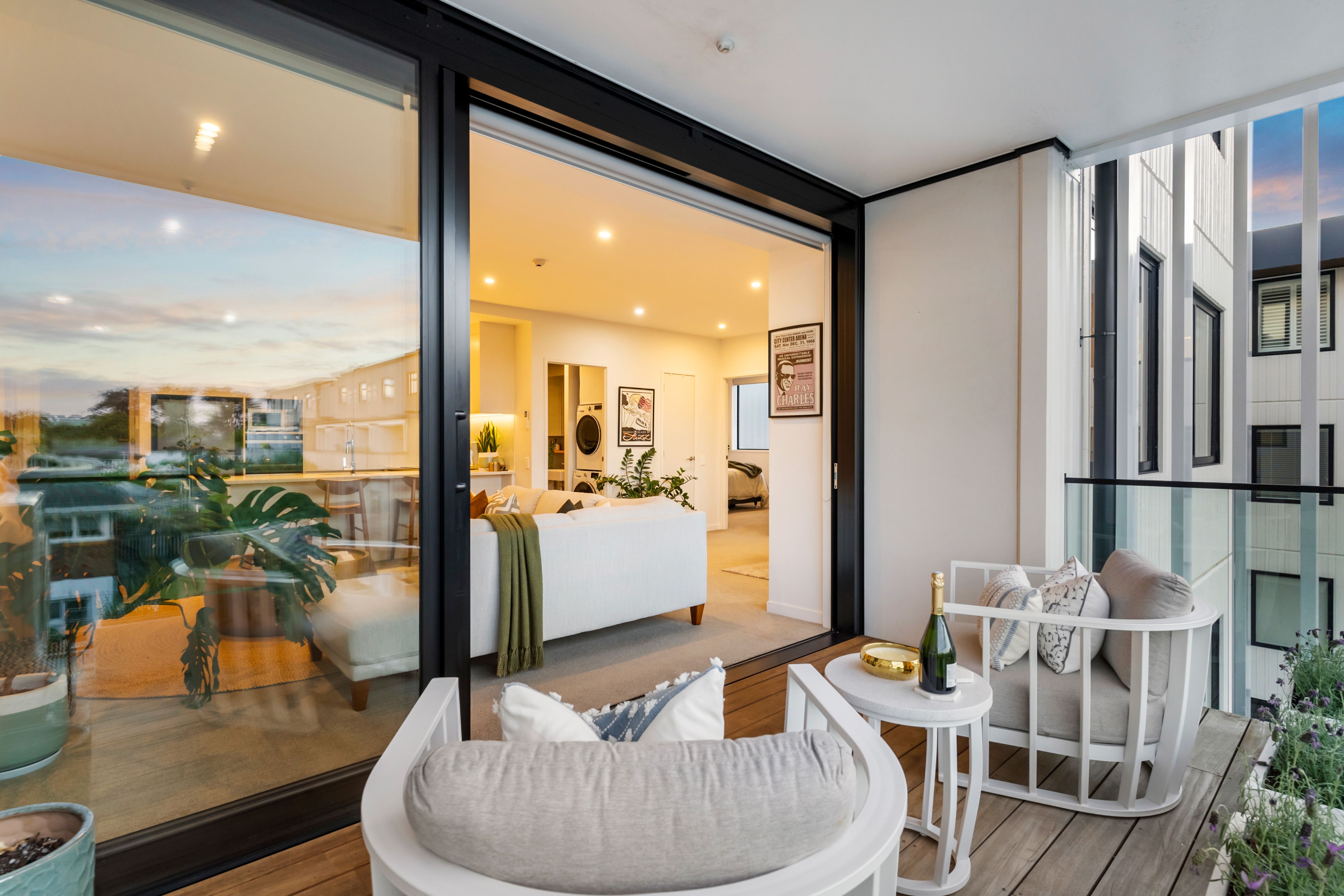 207/8A Lake Pupuke Drive, Takapuna, North Shore City