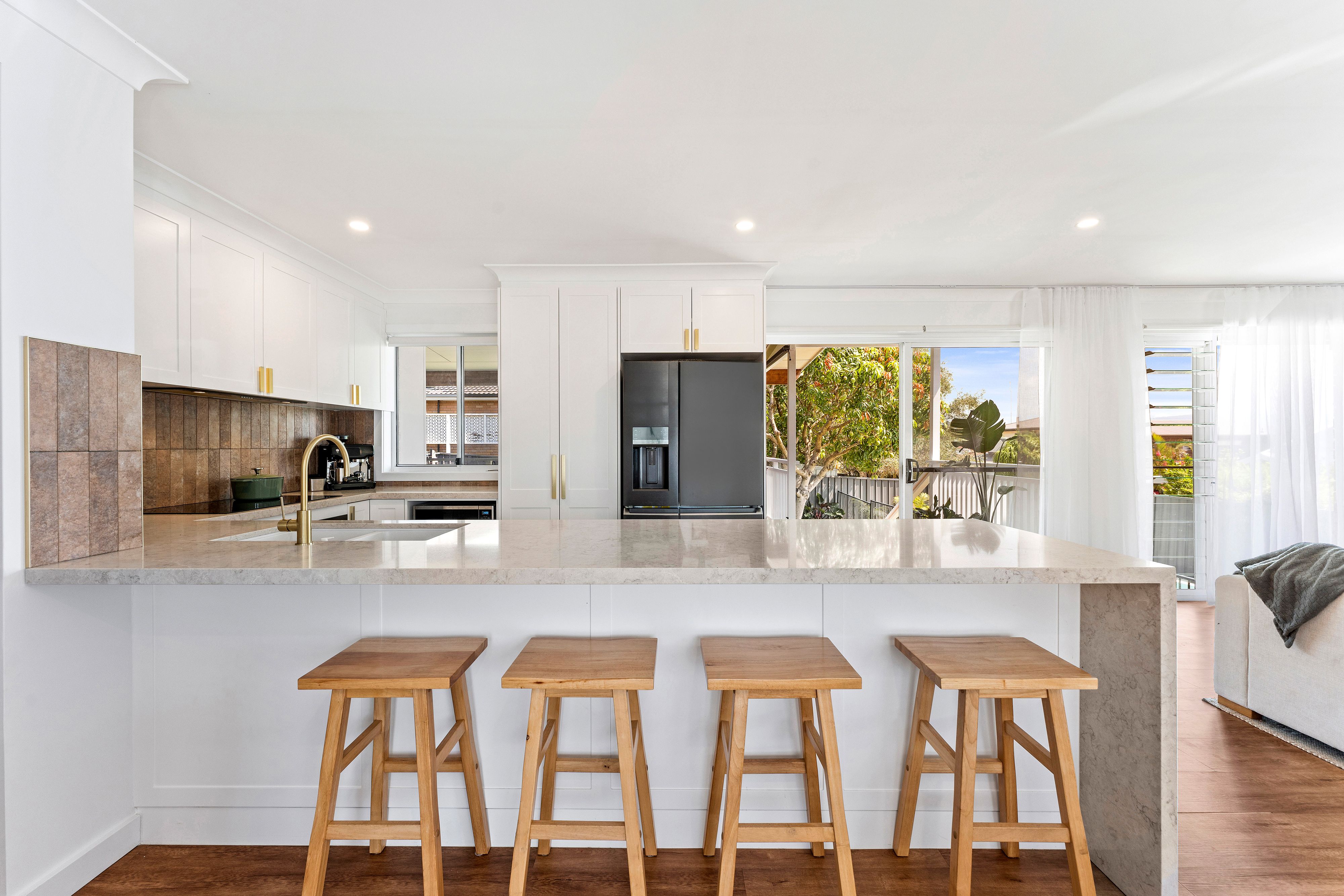 6 Shipton Crescent, Mount Warrigal, NSW 2528