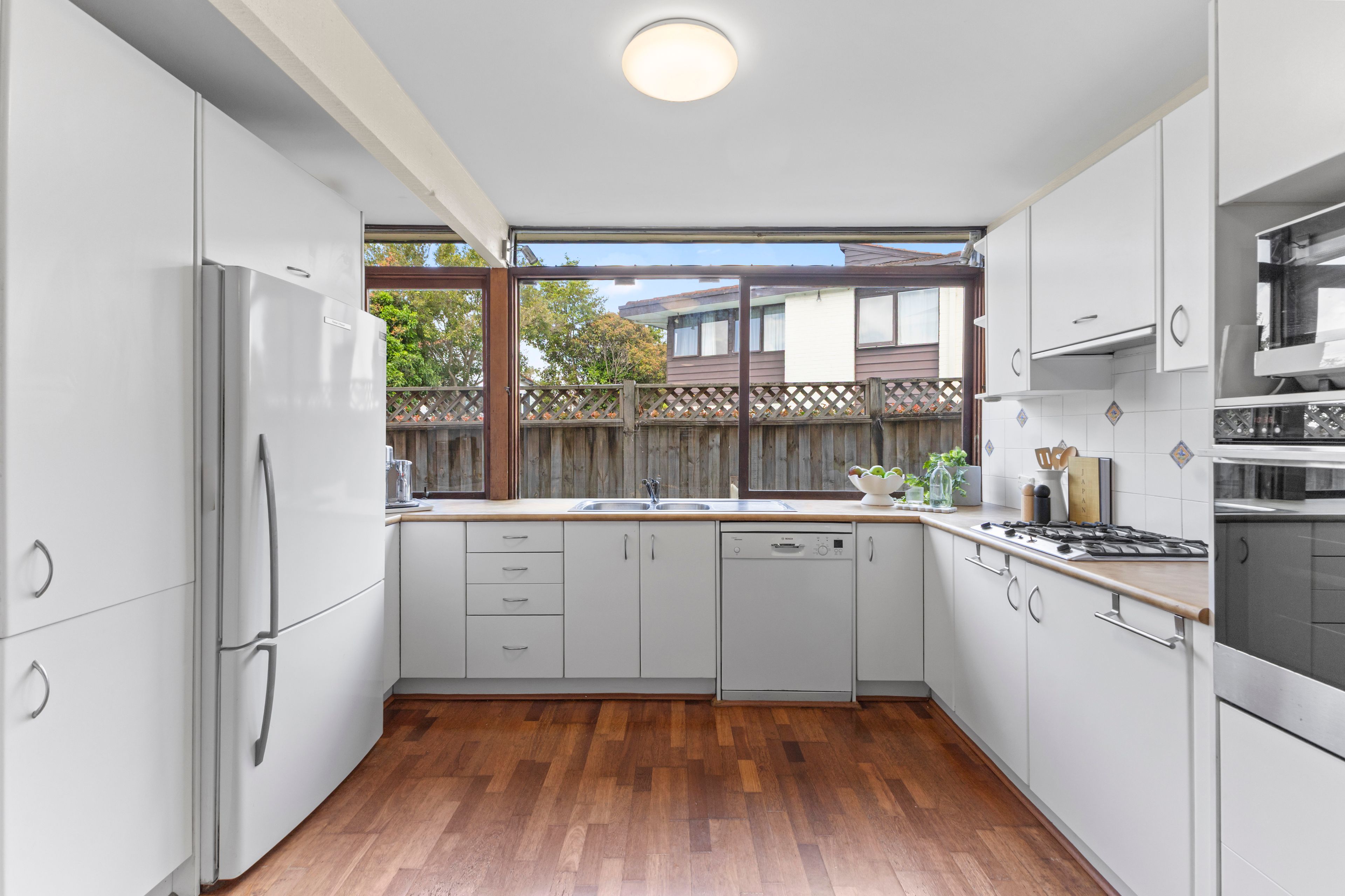 4 Tongarra Place — photo 4 of 10