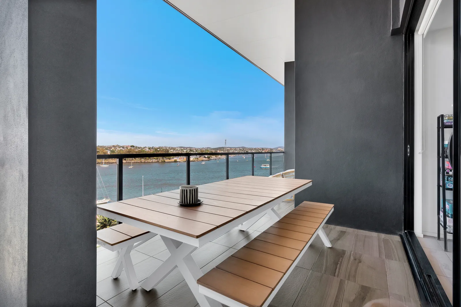 908/8 Hunt Street, Hamilton
