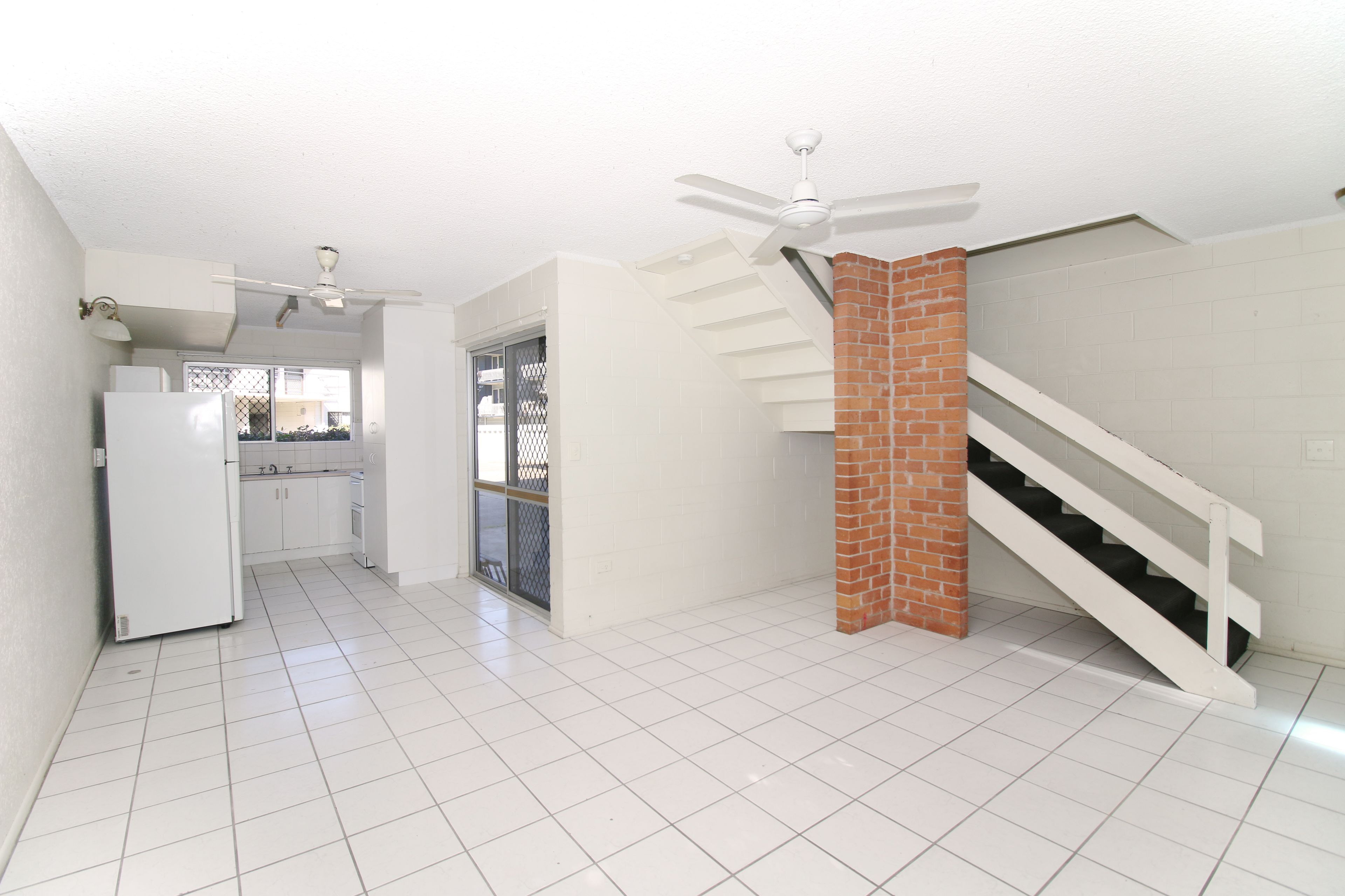 11/151-153 Nathan Street, Cranbrook, QLD 4814