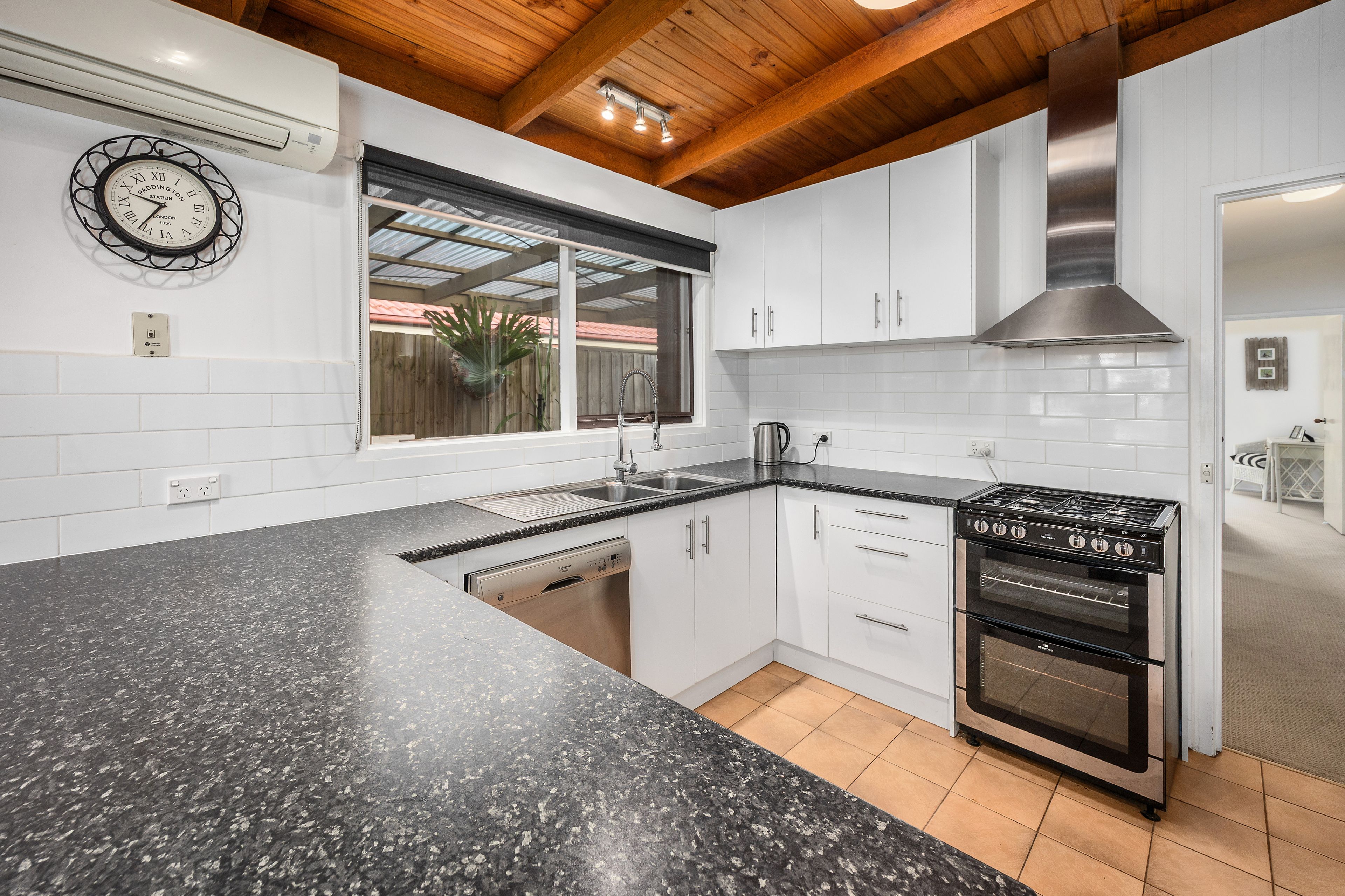 10 Carcoola Court, Rosebud, VIC 3939