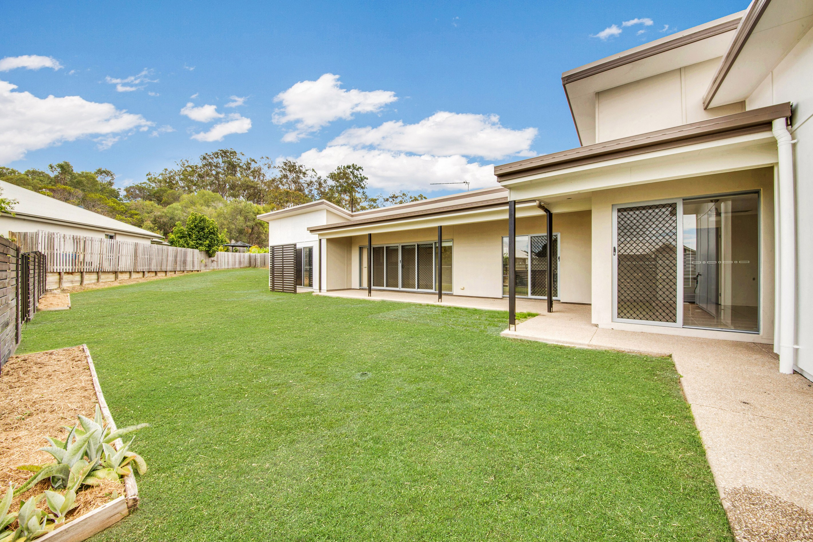 2 Eccles Close, Kirkwood, QLD 4680