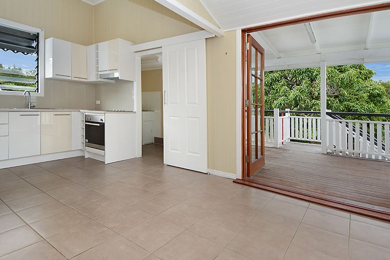 15 Armstrong Road, Cannon Hill, QLD 4170