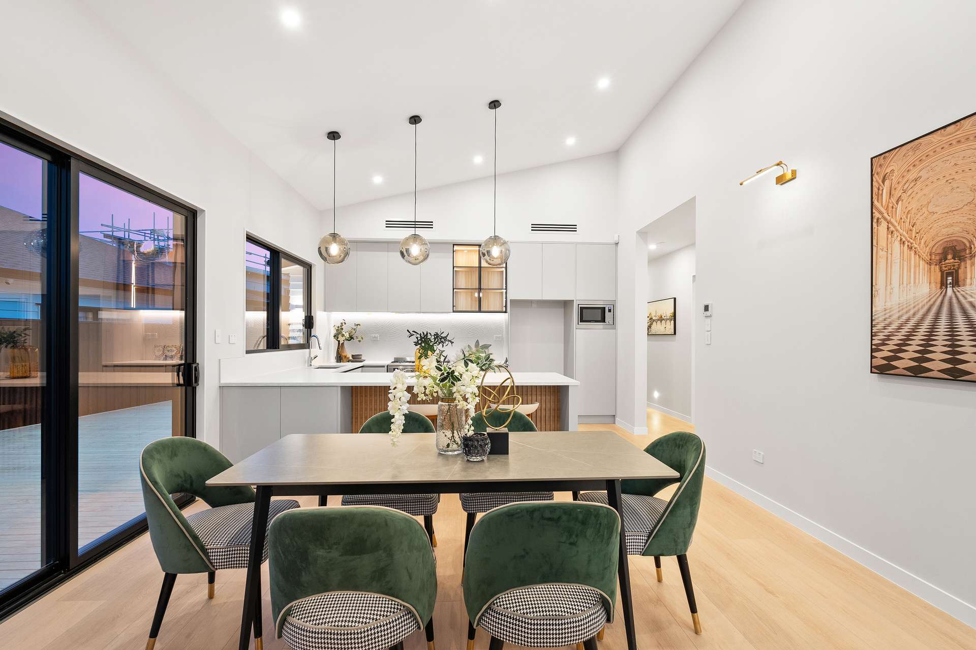 24 Tipu Crescent photo 6