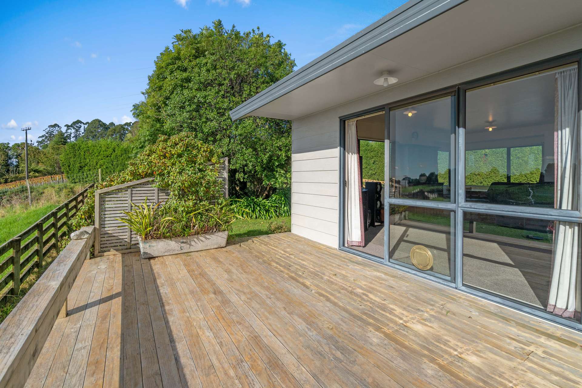 33 Williams Road North photo 21