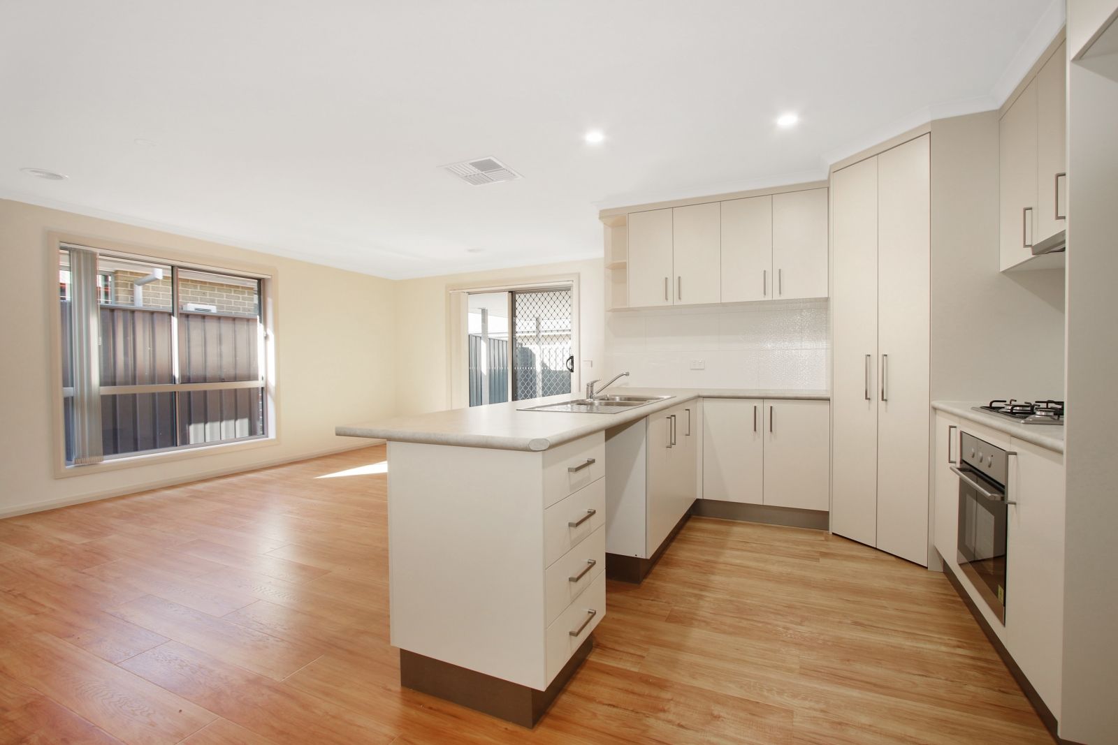 28 Whittler Road, Thurgoona, NSW 2640