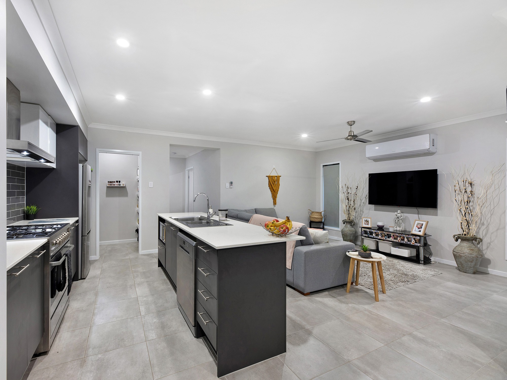 6 Dinden Road, South Ripley, QLD 4306