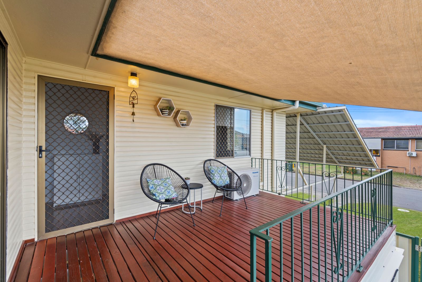 424 Watson Road — photo 4 of 27