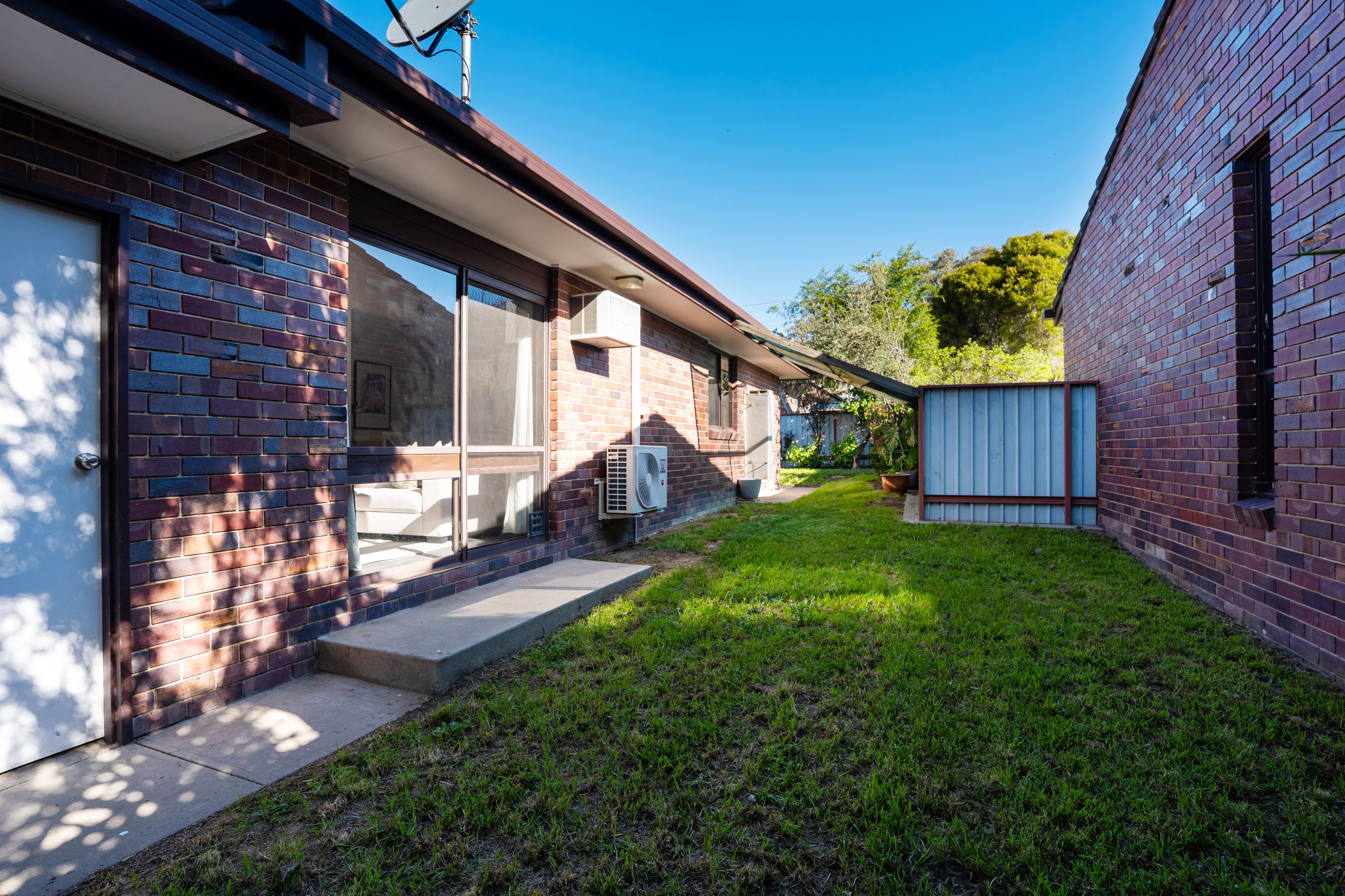 2/643 Keene Street — photo 18 of 20