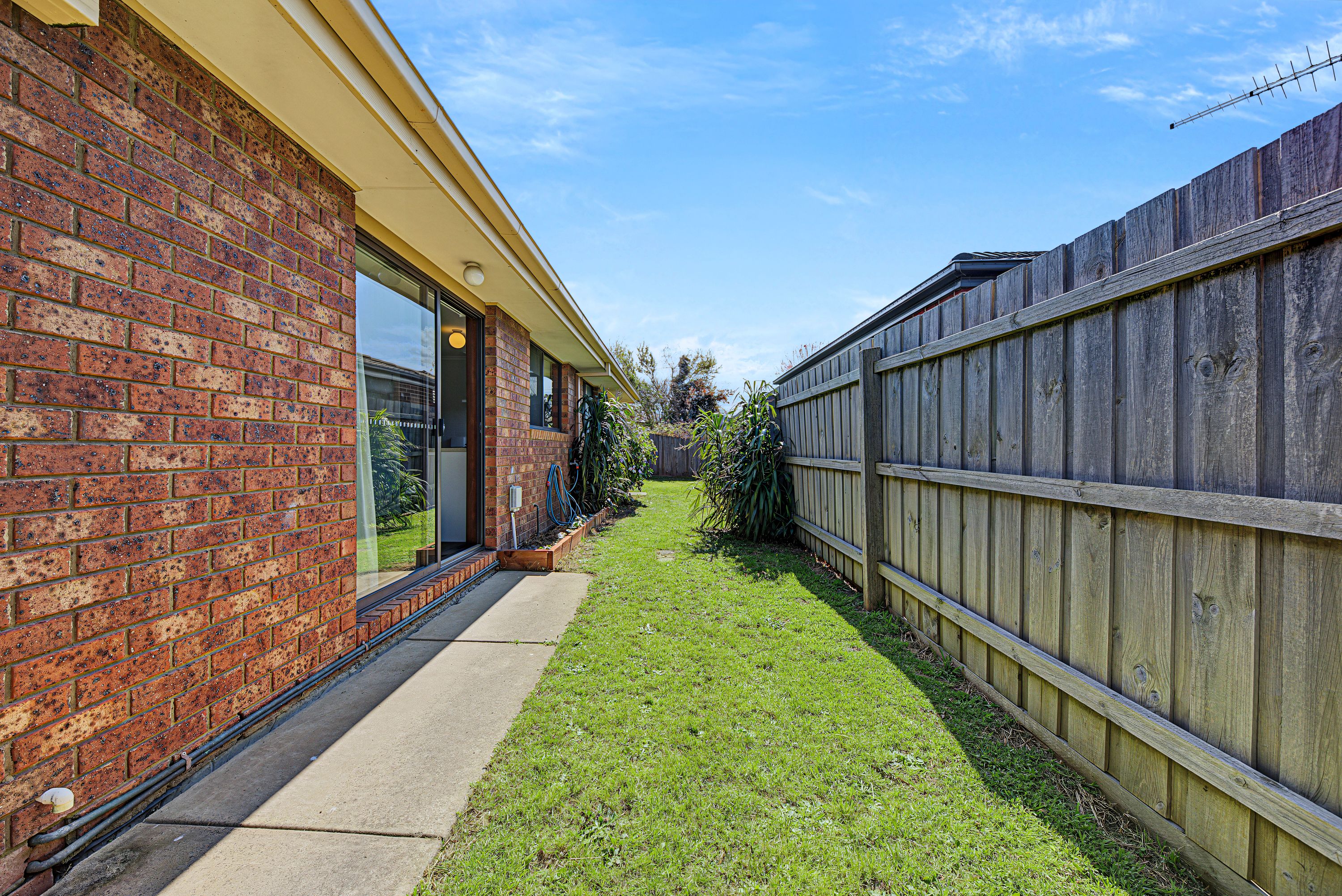 2/11 Acacia Court — photo 10 of 17