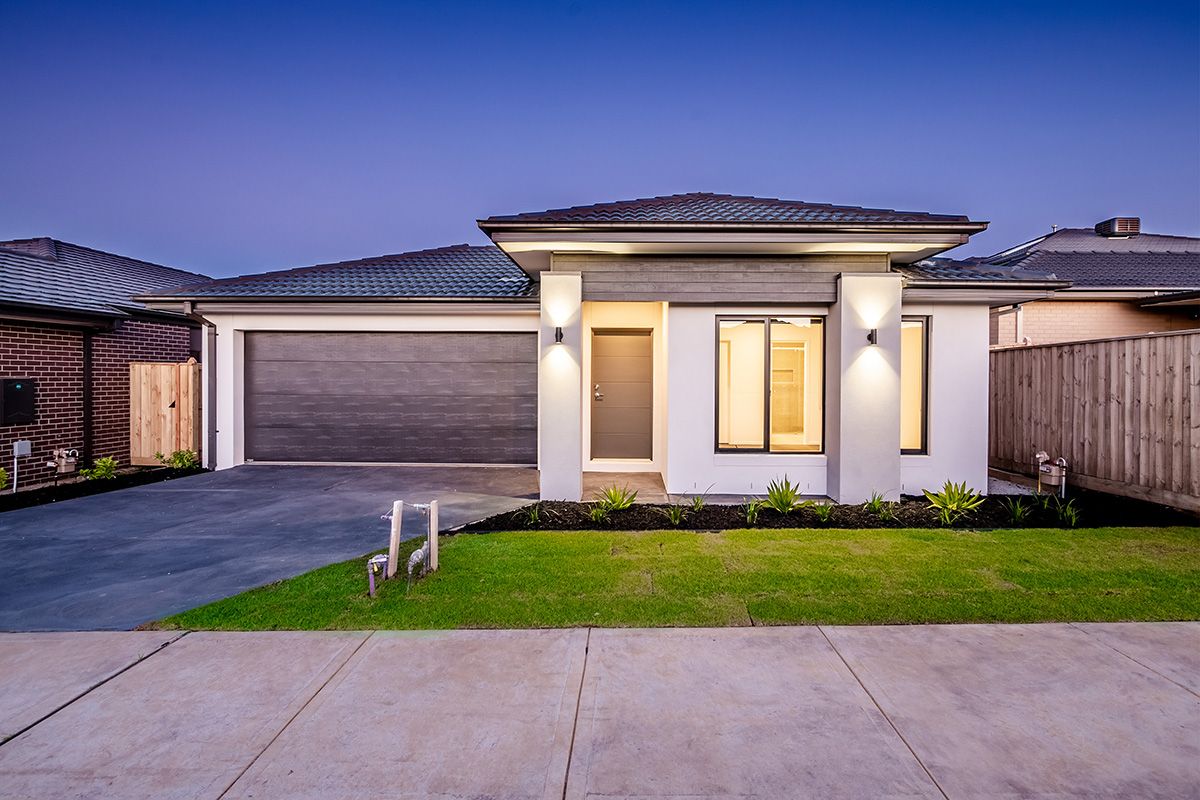 6 Cochin Drive, Clyde North VIC 3978