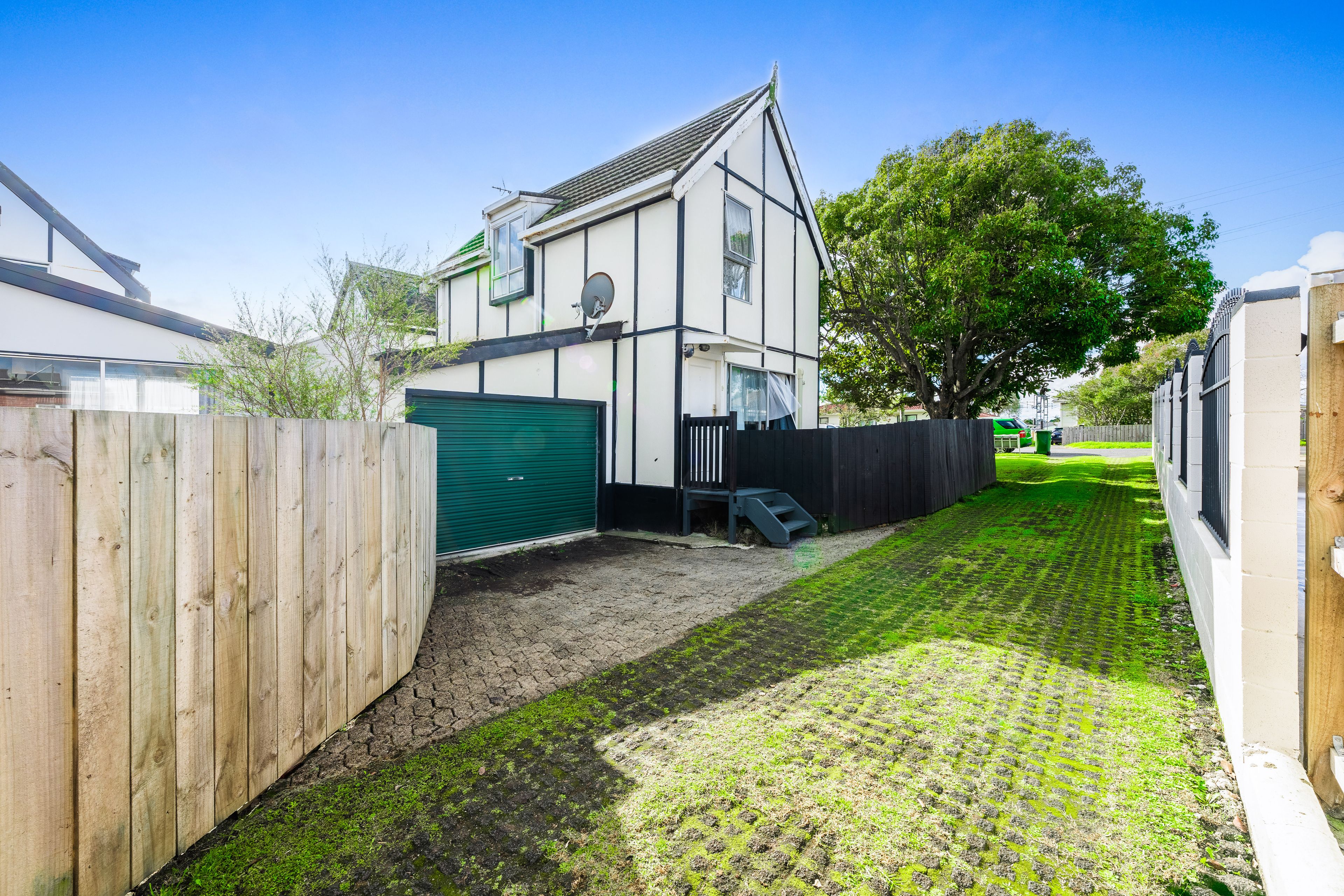1/69 Kenderdine Road, Papatoetoe, Manukau City